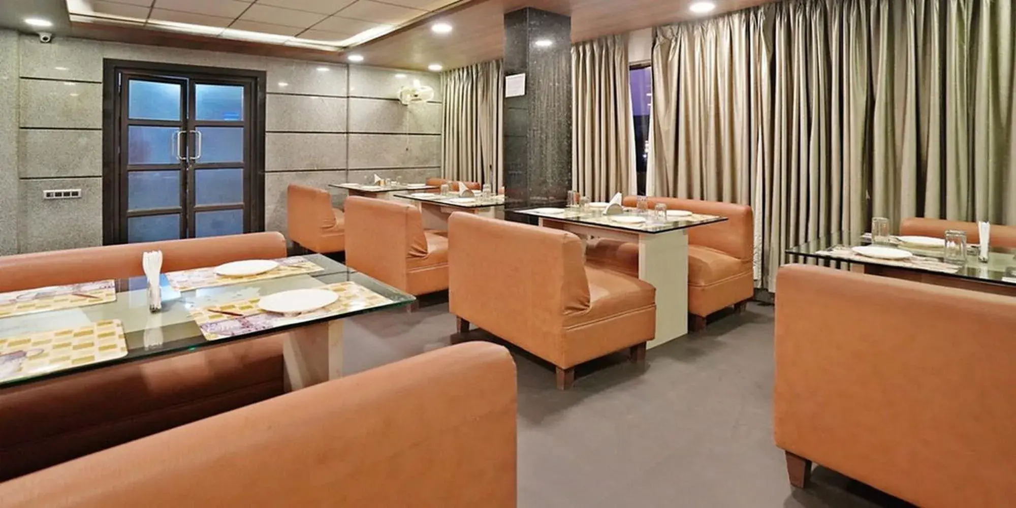 Restaurant/Places to Eat in Gold Coast Beach Resort Restaurant/Places to Eat in Gold Coast Beach Resort