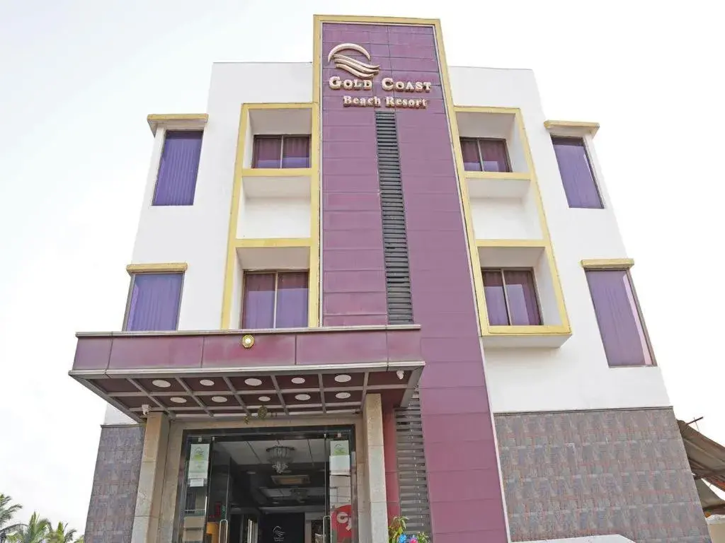 Property Building in Gold Coast Beach Resort Property Building in Gold Coast Beach Resort