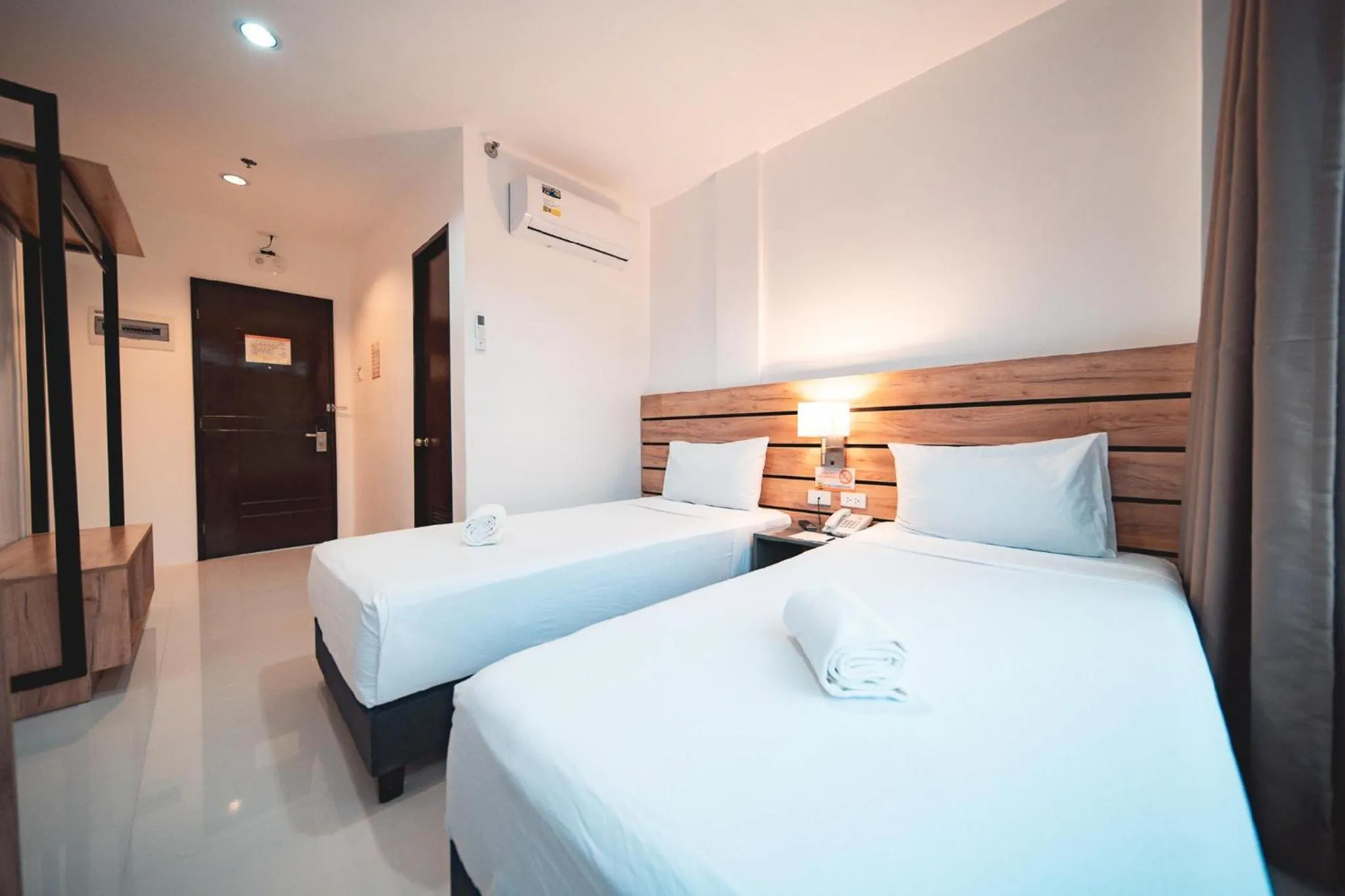 Photo of the whole room in Travelbee Minglanilla Inn