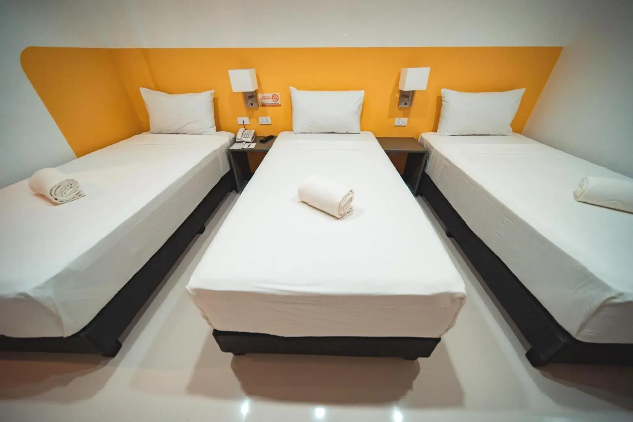 Bed in Travelbee Minglanilla Inn Bed in Travelbee Minglanilla Inn