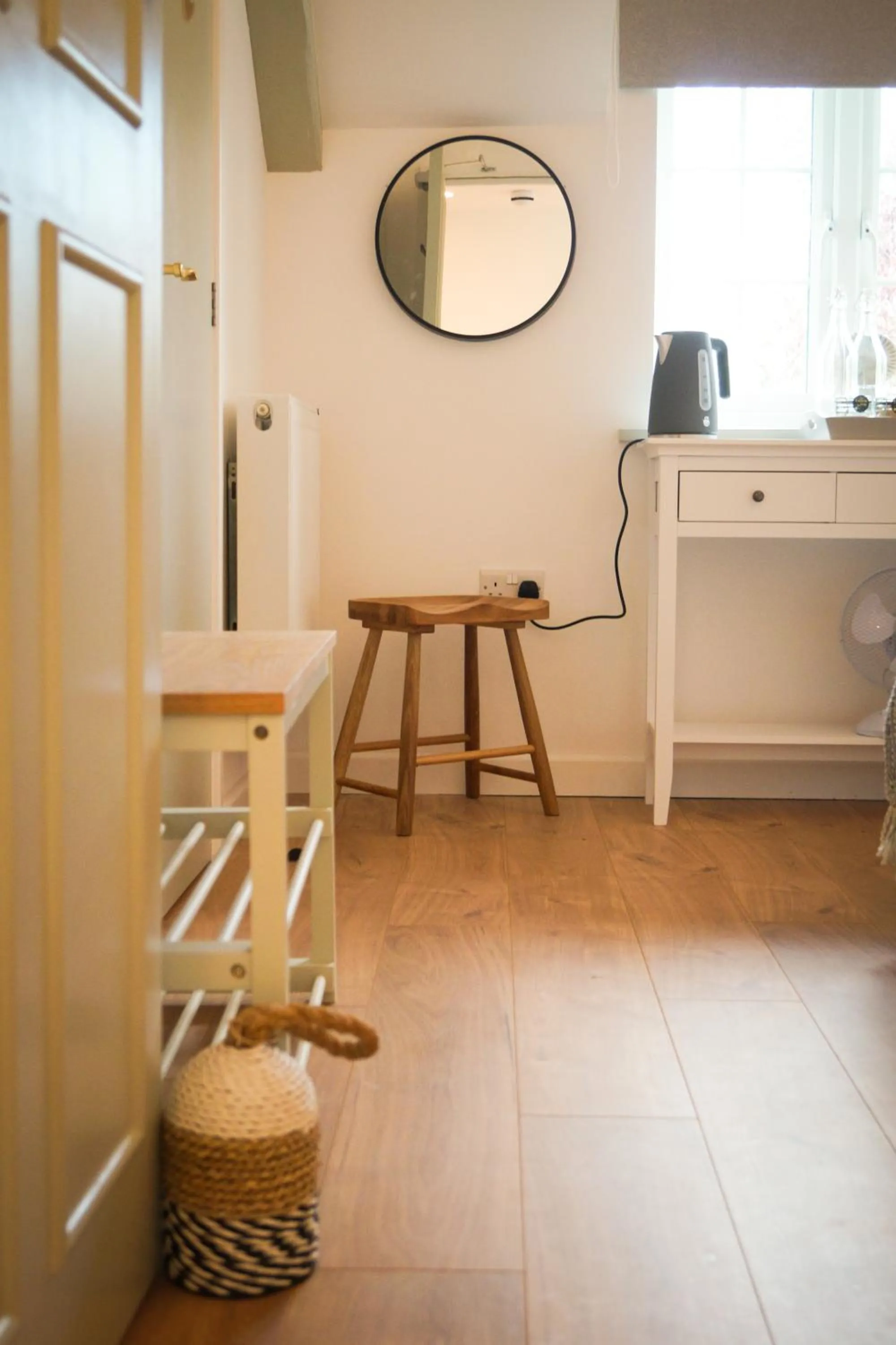 Seating area in Lemon Tree Rooms - Newly Refurbished Coastal Stay