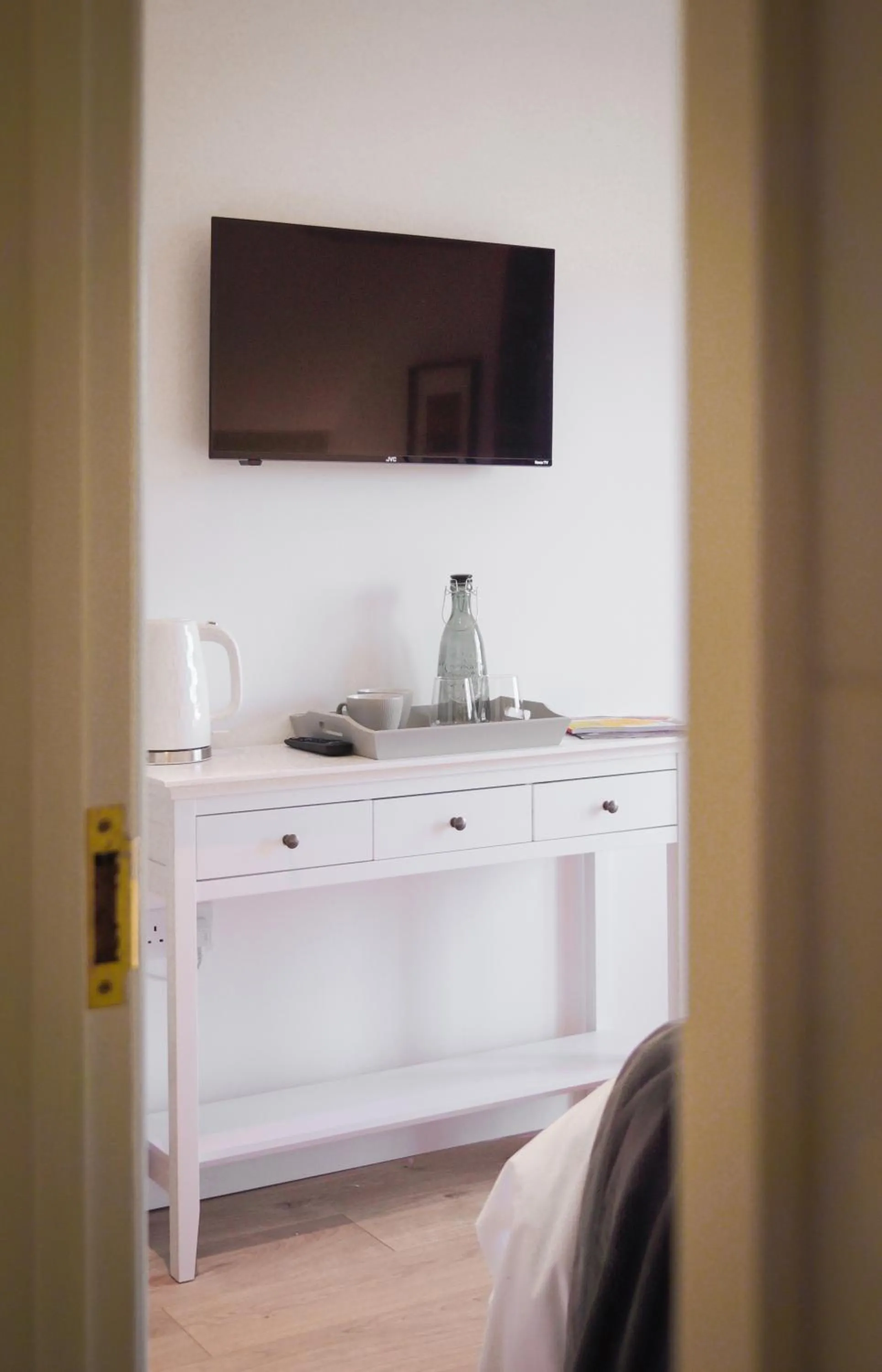 TV and multimedia in Lemon Tree Rooms - Newly Refurbished Coastal Stay