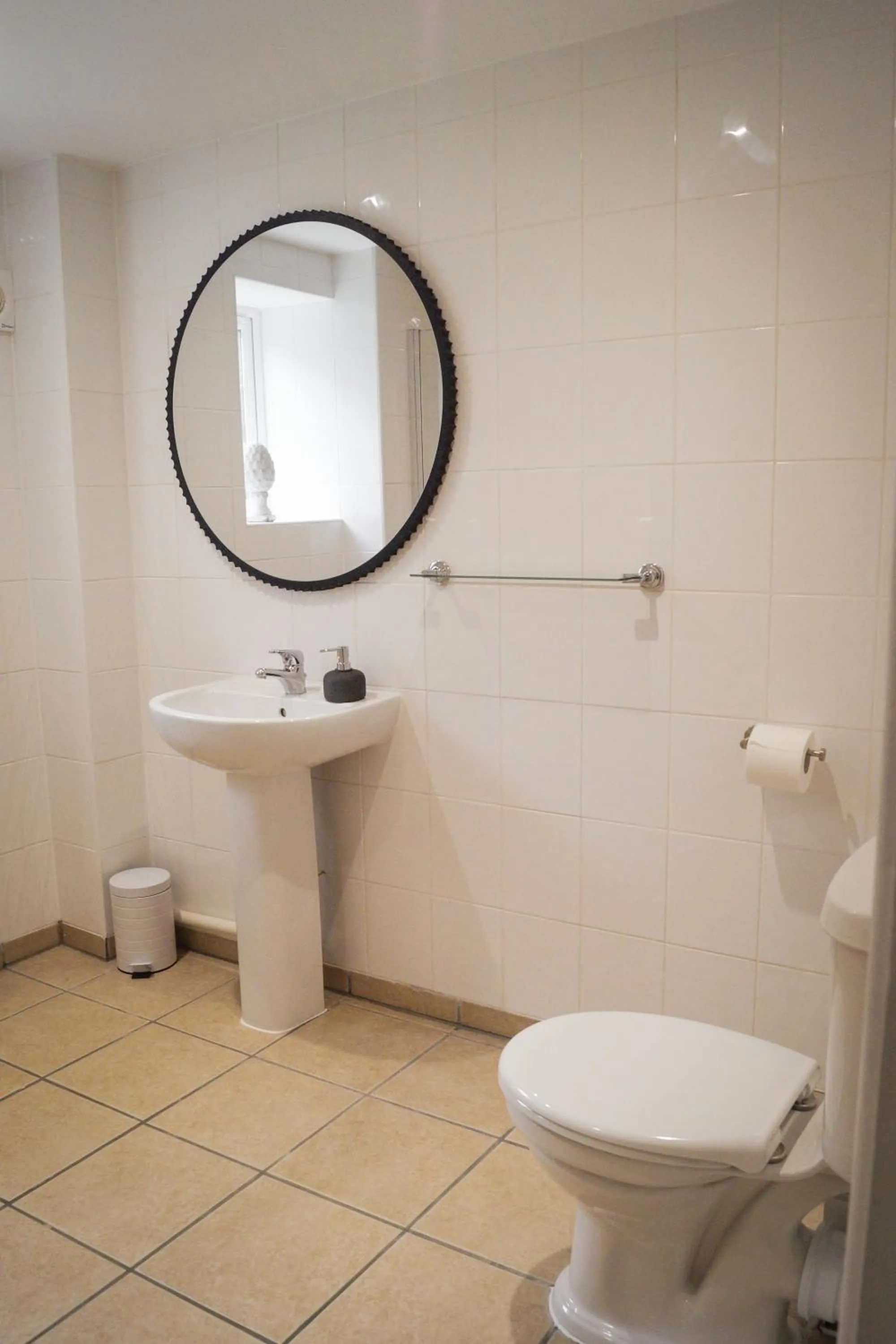 Toilet in Lemon Tree Rooms - Newly Refurbished Coastal Stay