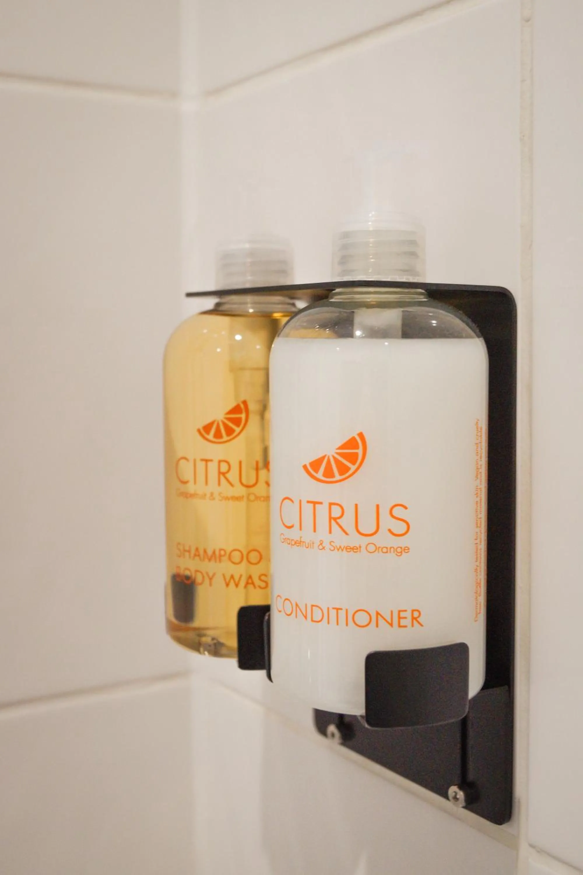 Bathroom in Lemon Tree Rooms - Newly Refurbished Coastal Stay