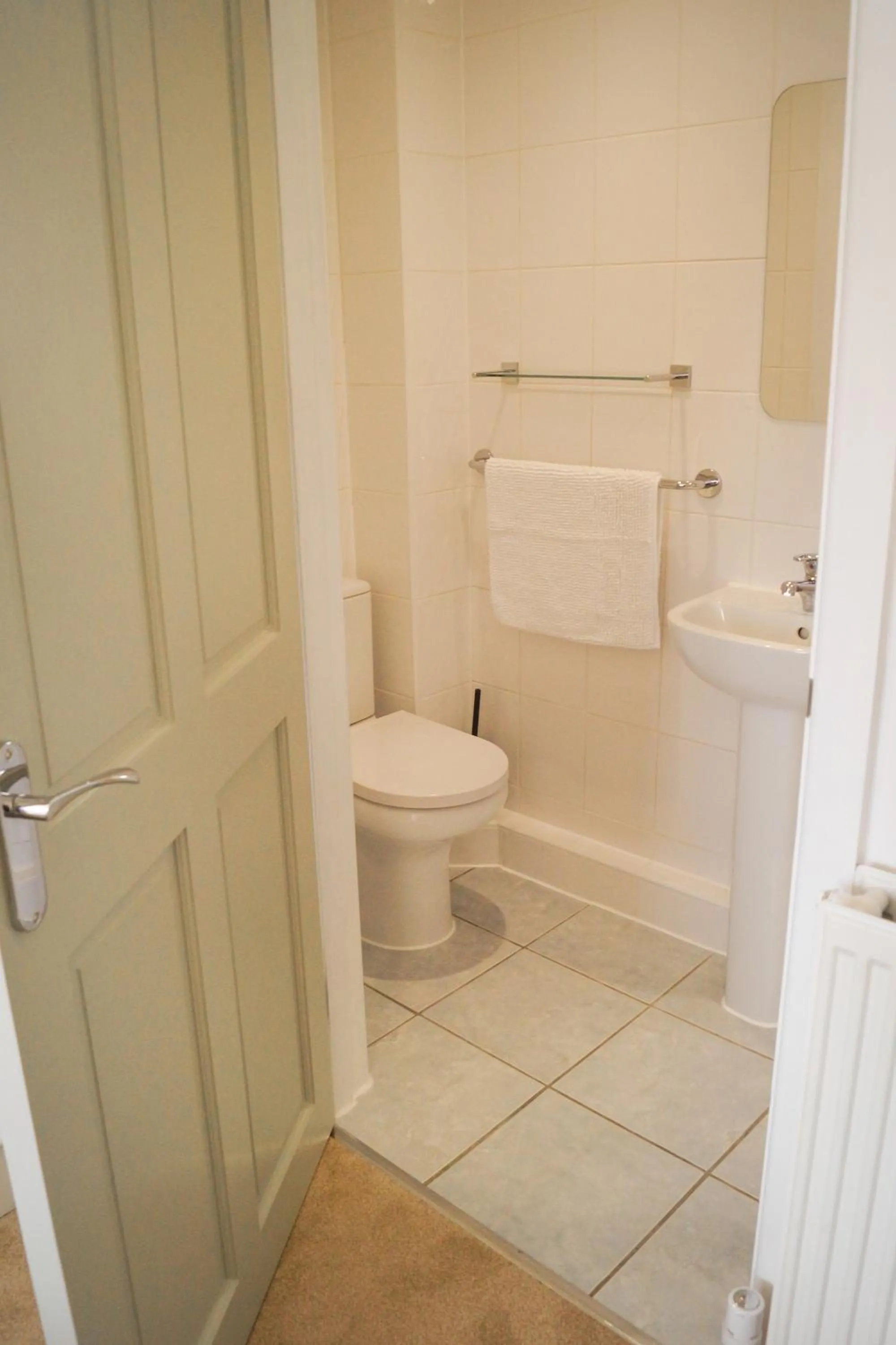 Toilet in Lemon Tree Rooms - Newly Refurbished Coastal Stay