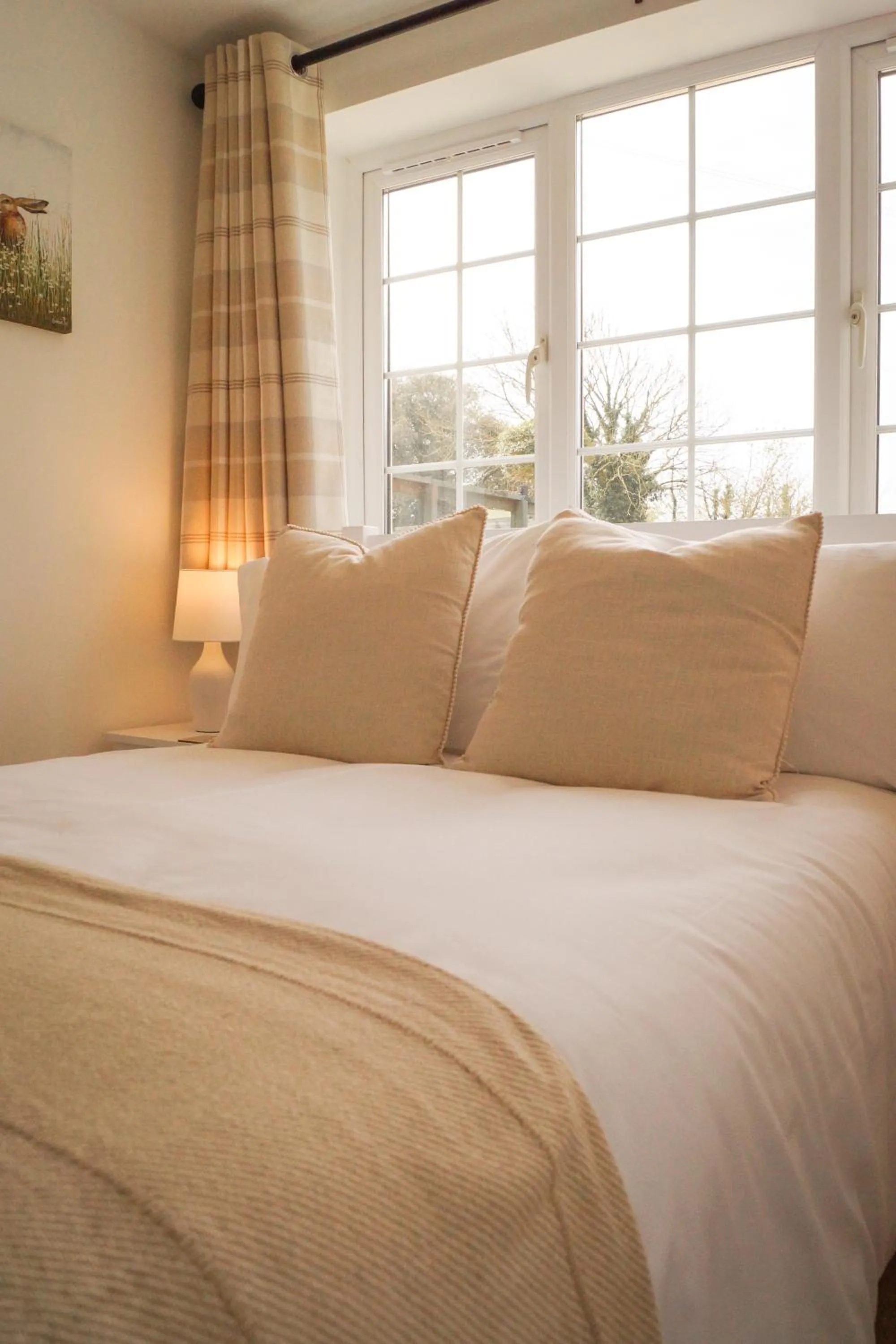 Bed in Lemon Tree Rooms - Newly Refurbished Coastal Stay