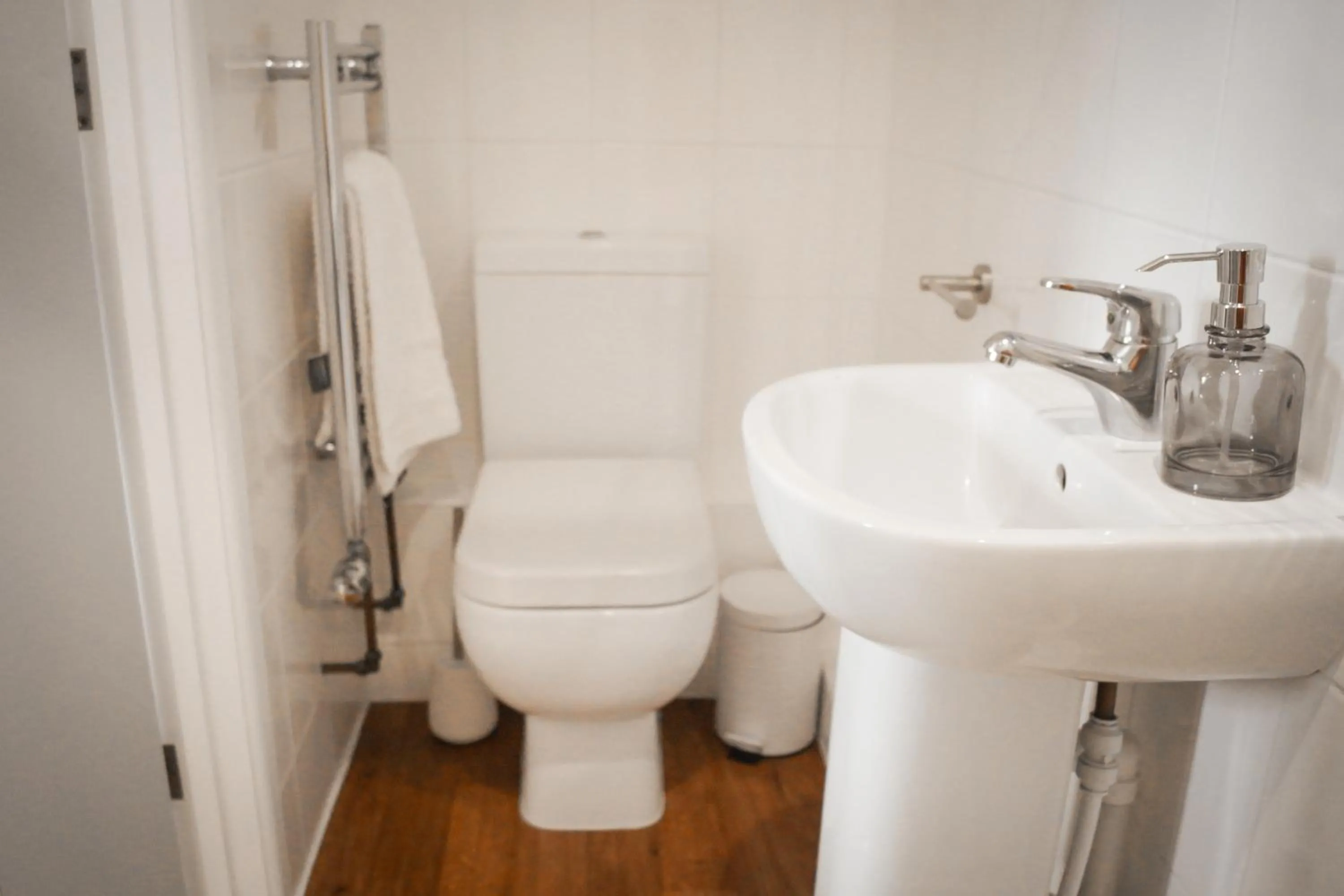 Toilet in Lemon Tree Rooms - Newly Refurbished Coastal Stay