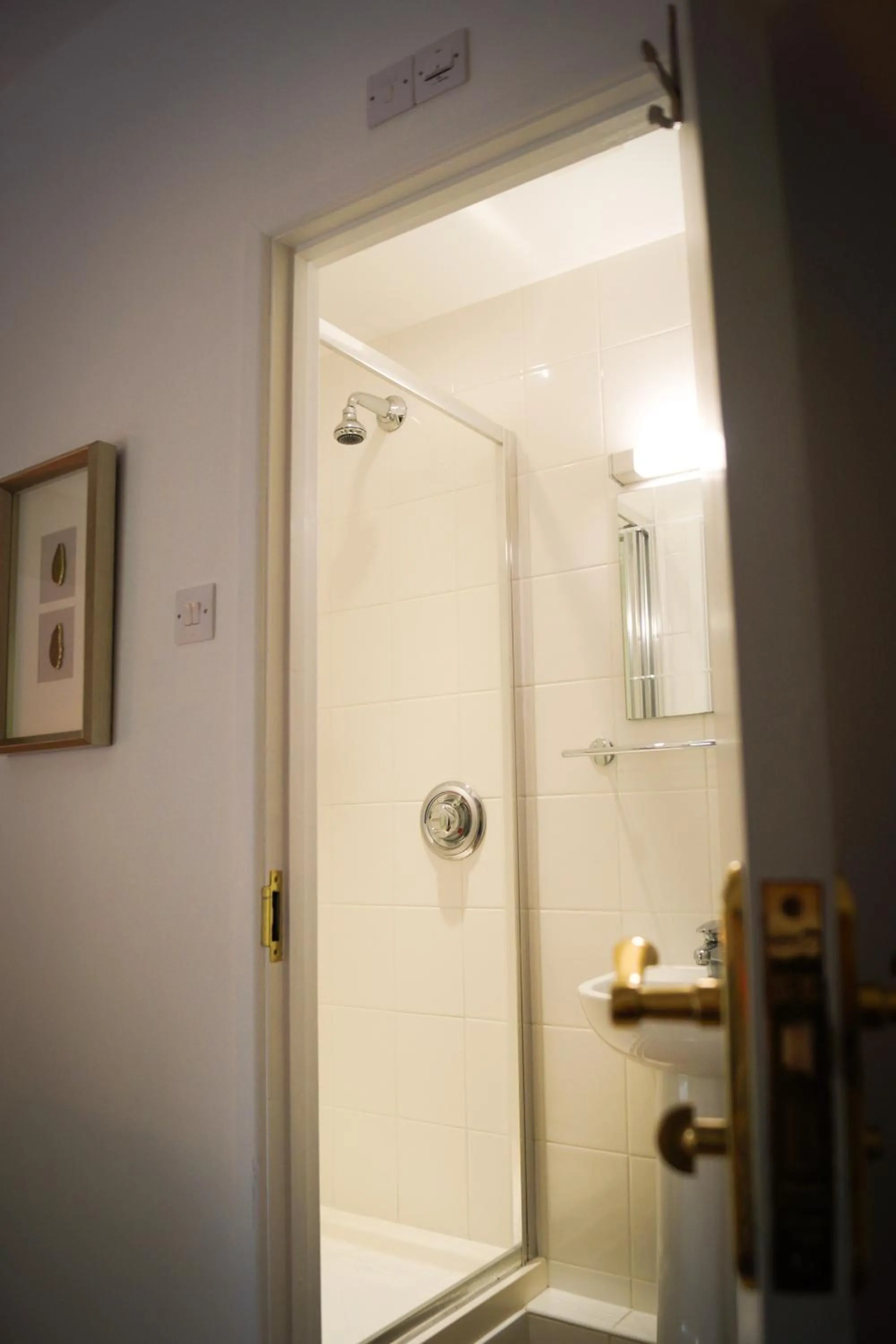 Shower in Lemon Tree Rooms - Newly Refurbished Coastal Stay