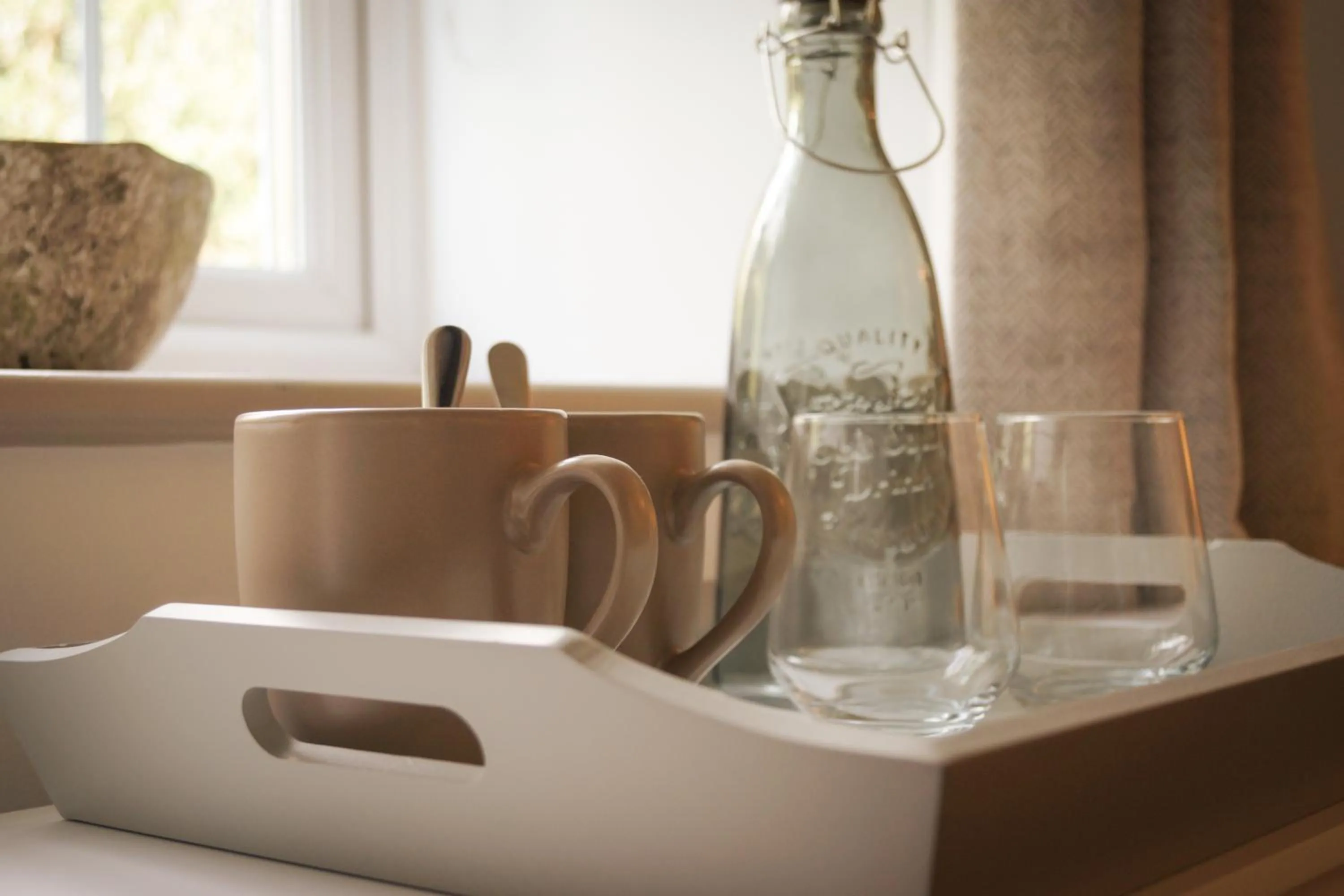Drinks in Lemon Tree Rooms - Newly Refurbished Coastal Stay