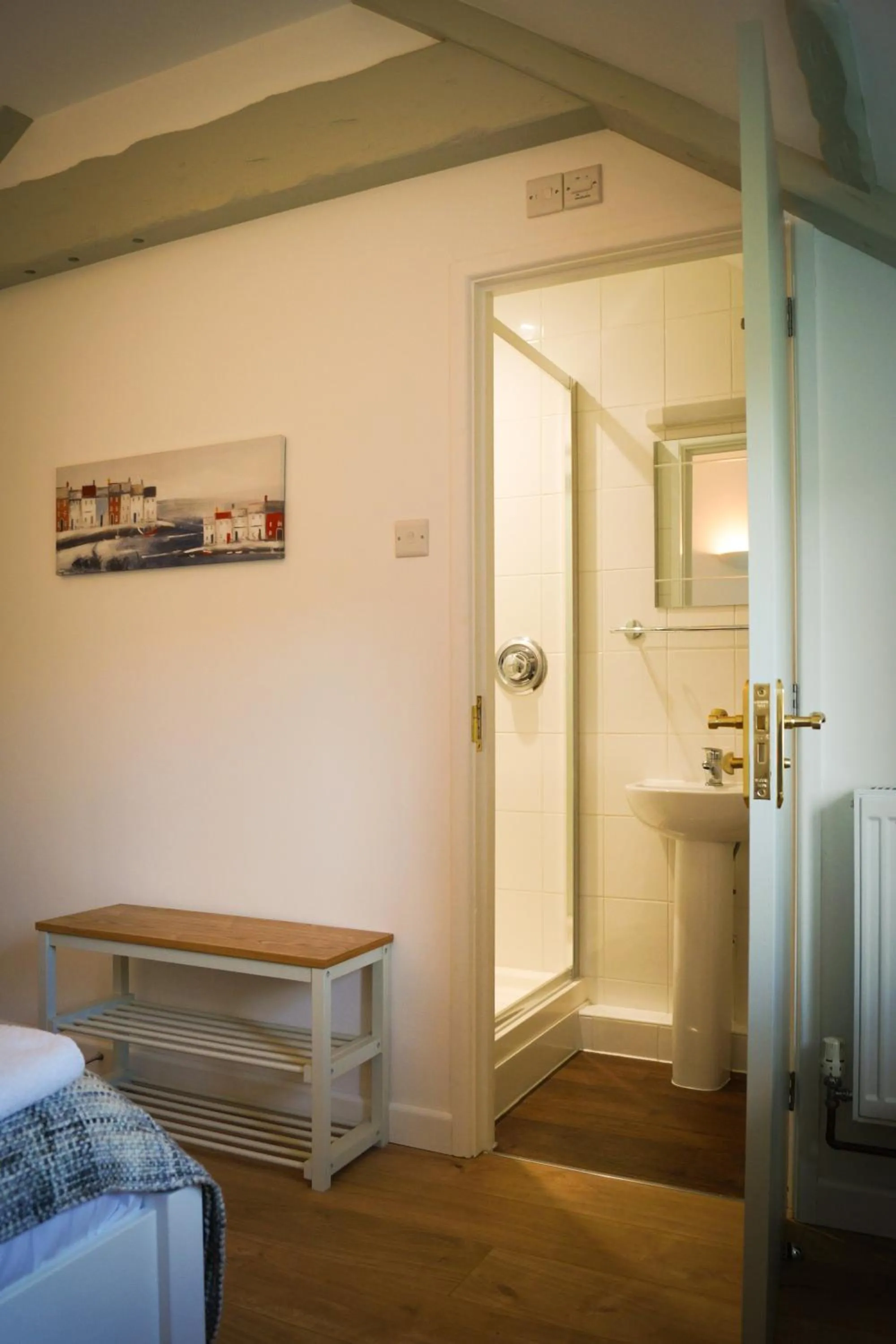 Bathroom in Lemon Tree Rooms - Newly Refurbished Coastal Stay