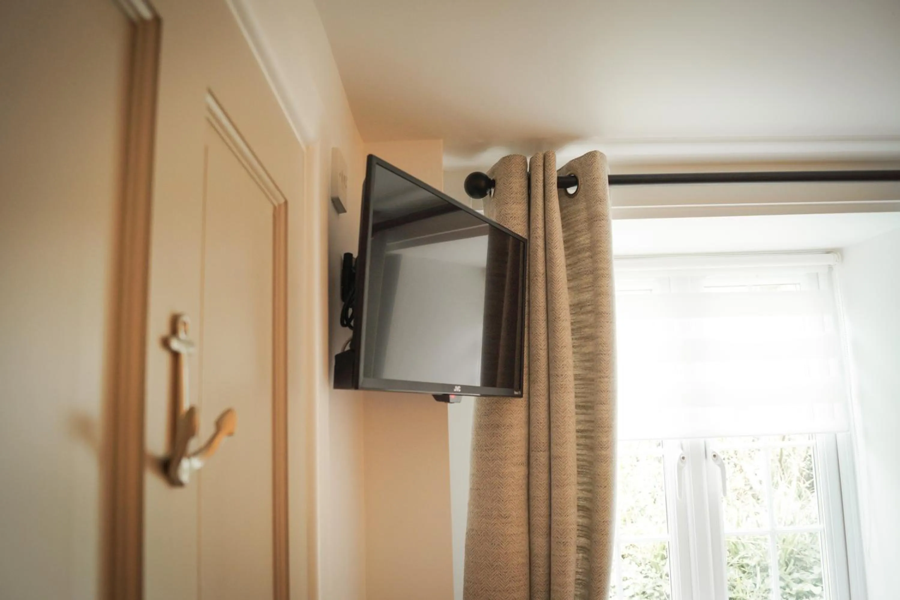 TV and multimedia in Lemon Tree Rooms - Newly Refurbished Coastal Stay