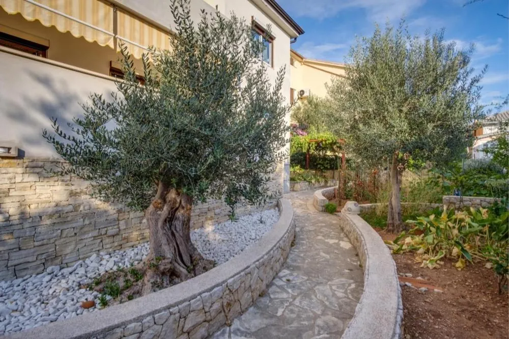 Garden in Apartments Josipa