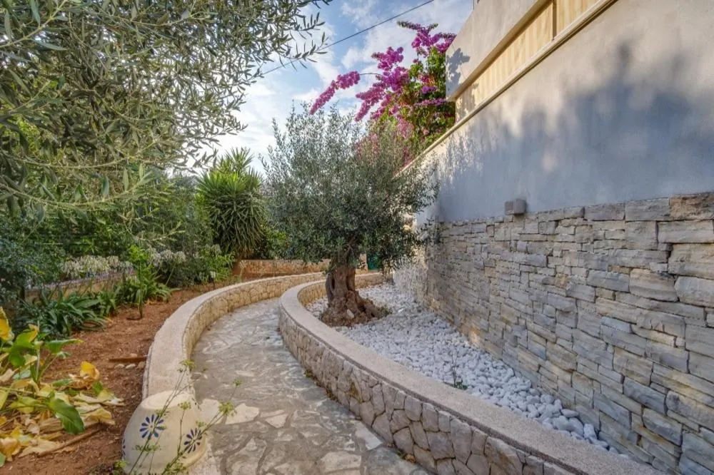 Garden in Apartments Josipa
