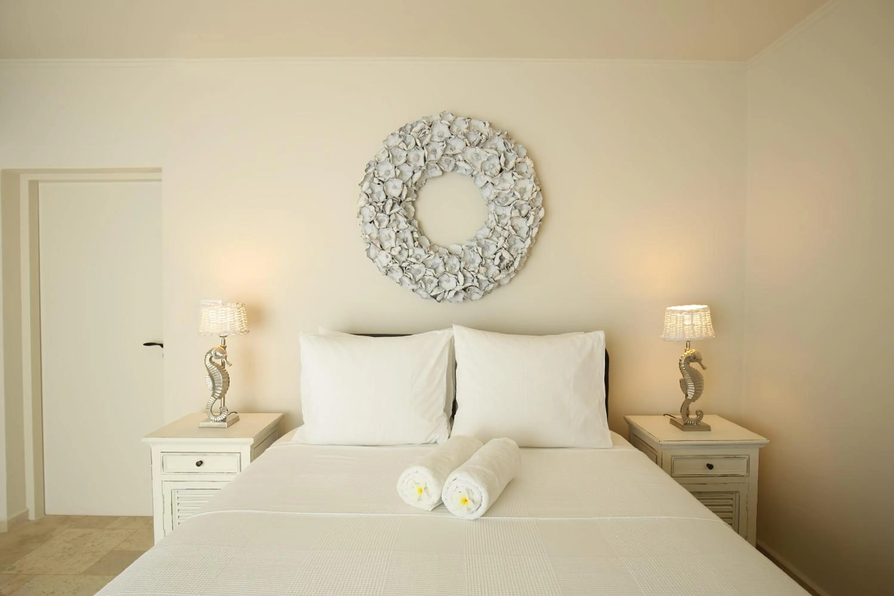 Bed in Ocean Breeze Boutique Hotel & Marina