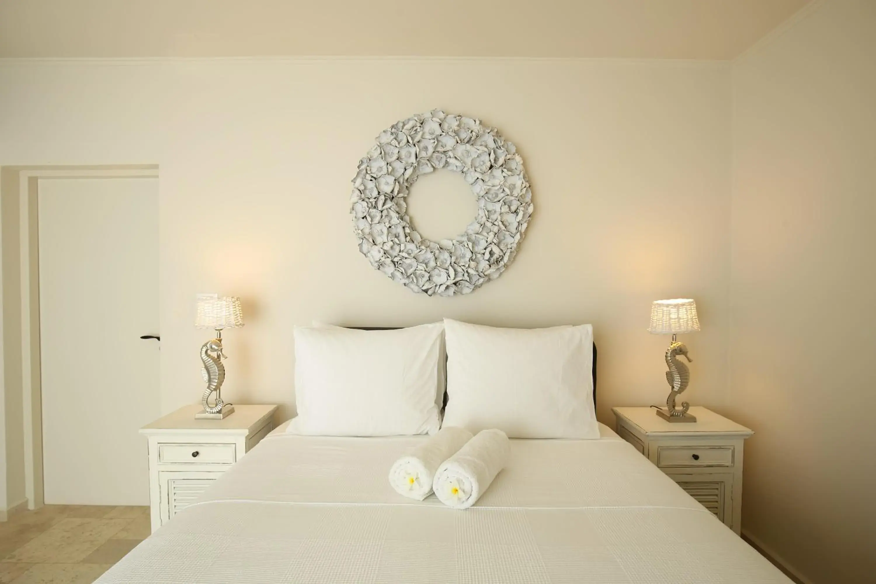 Bed in Ocean Breeze Boutique Hotel & Marina Bed in Ocean Breeze Boutique Hotel & Marina