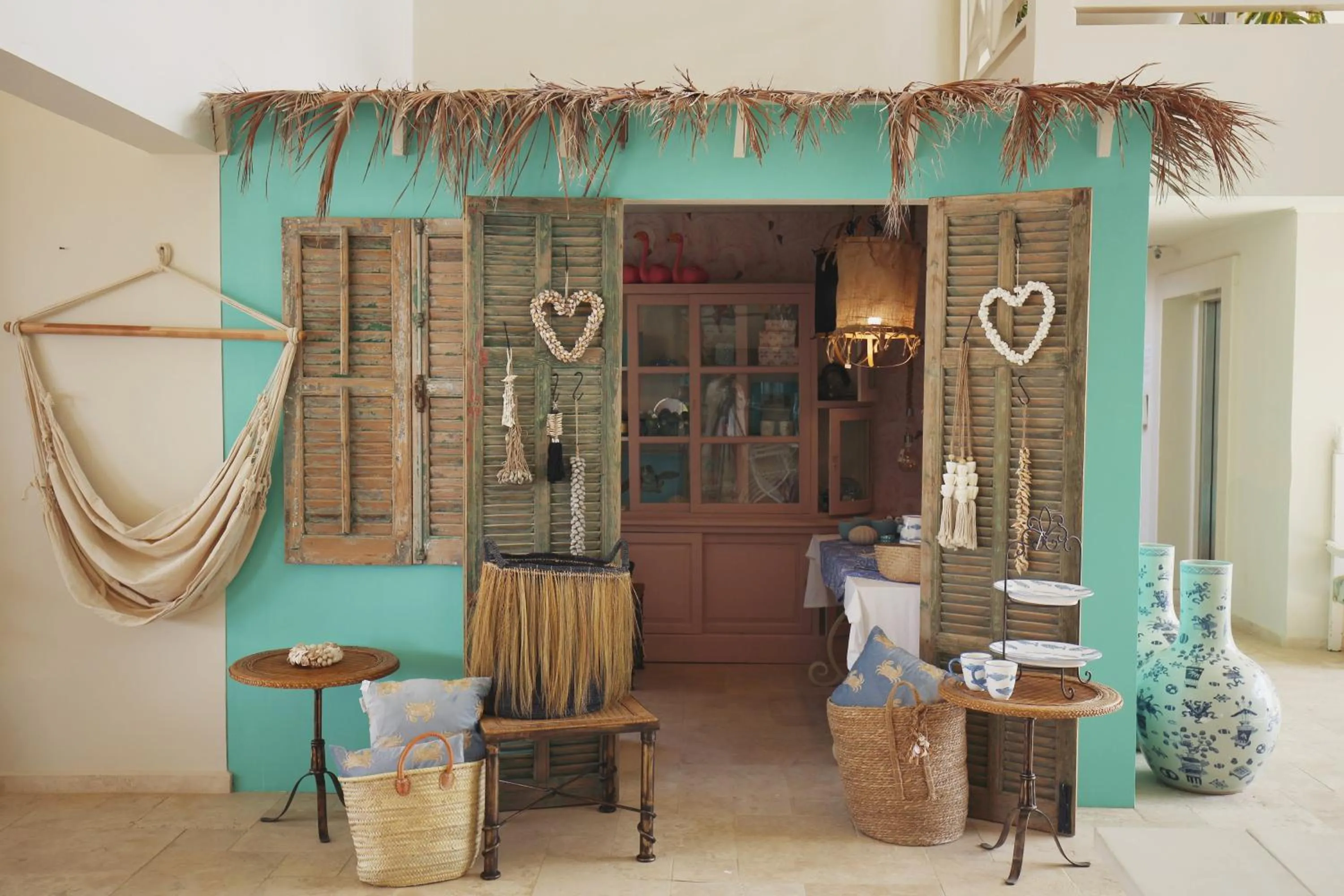 On-site shops in Ocean Breeze Boutique Hotel & Marina