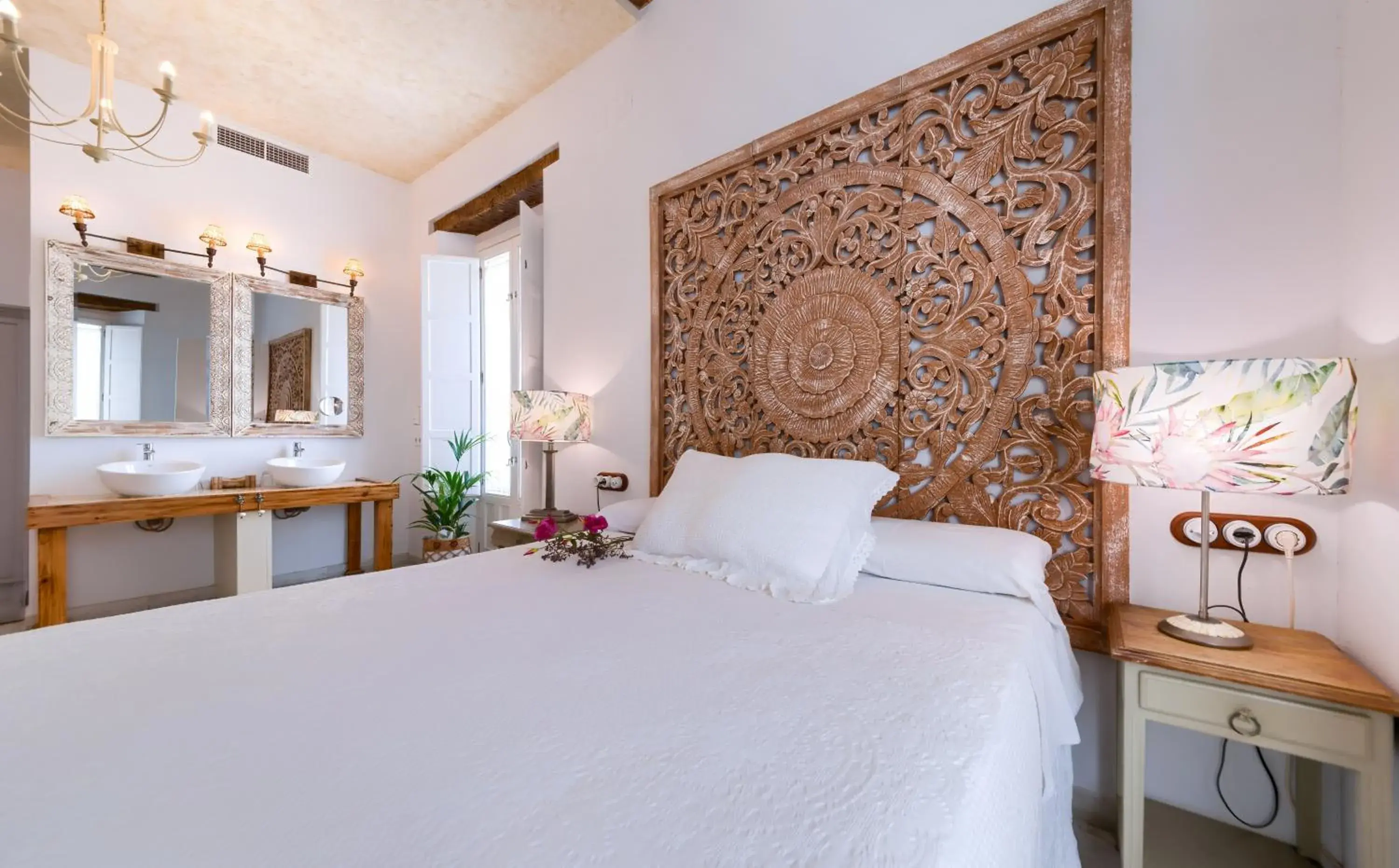 Deluxe Double Room with Balcony in Hotel Argantonio Deluxe Double Room with Balcony in Hotel Argantonio