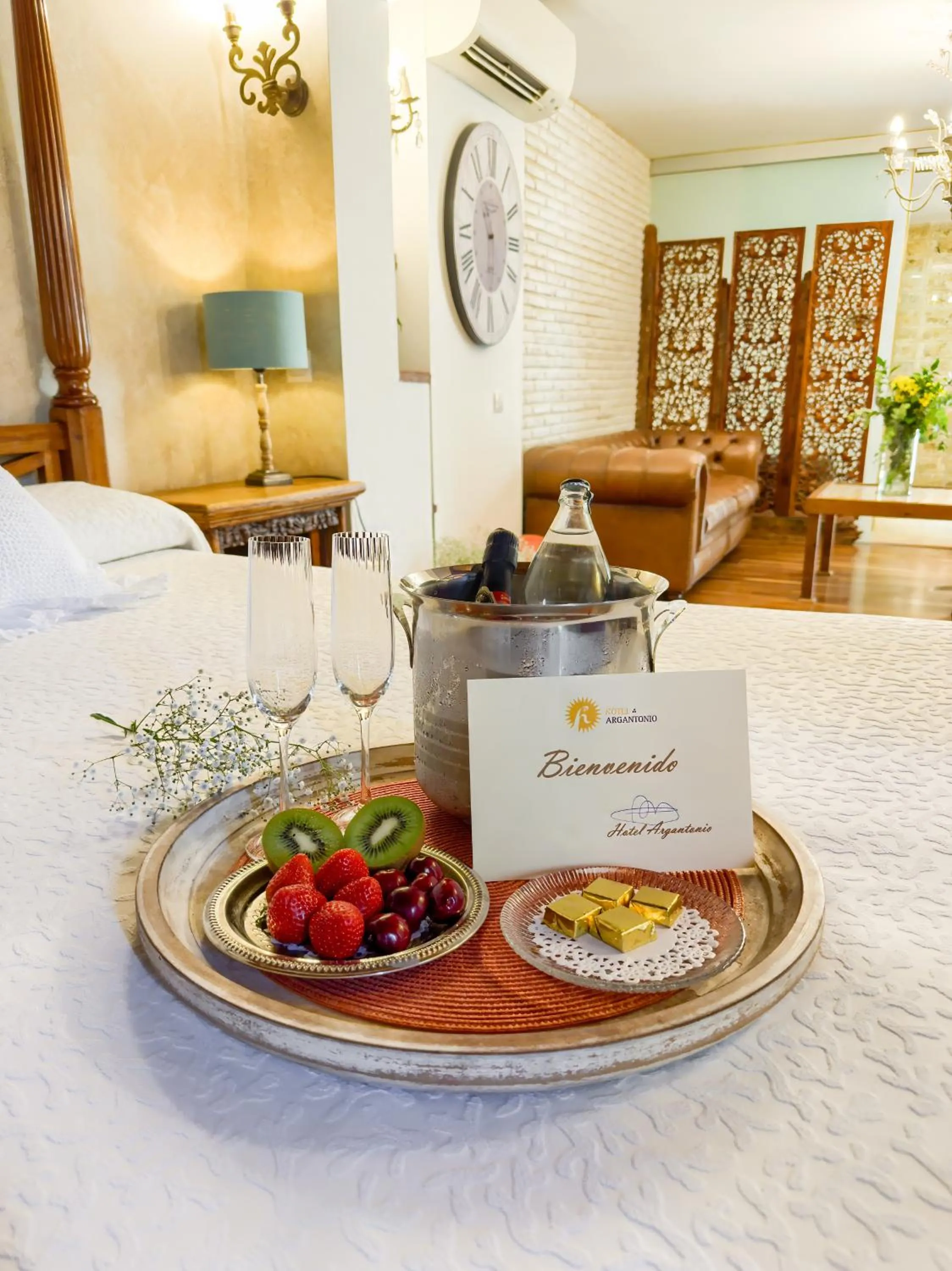 Food and drinks in Hotel Argantonio