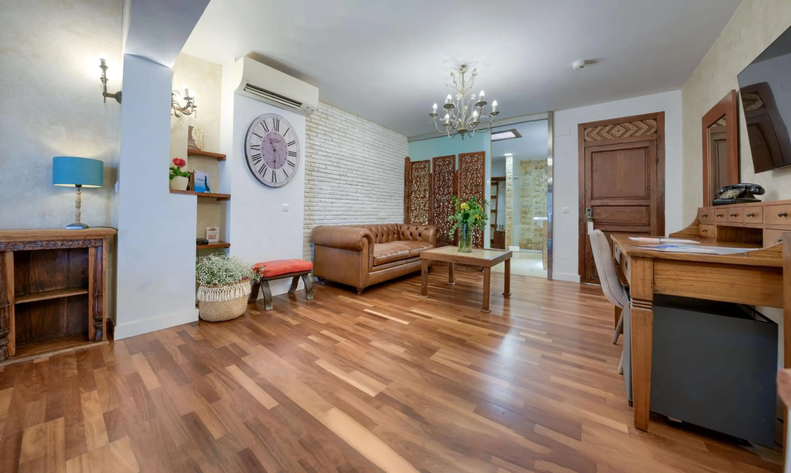 Hot Tub in Hotel Argantonio