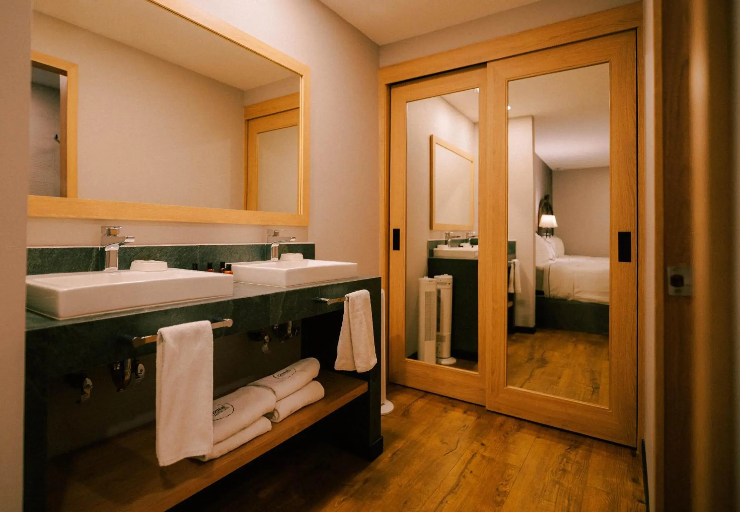 Deluxe Double Room with Two Double Beds in Canada Central & Rooftop Deluxe Double Room with Two Double Beds in Canada Central & Rooftop