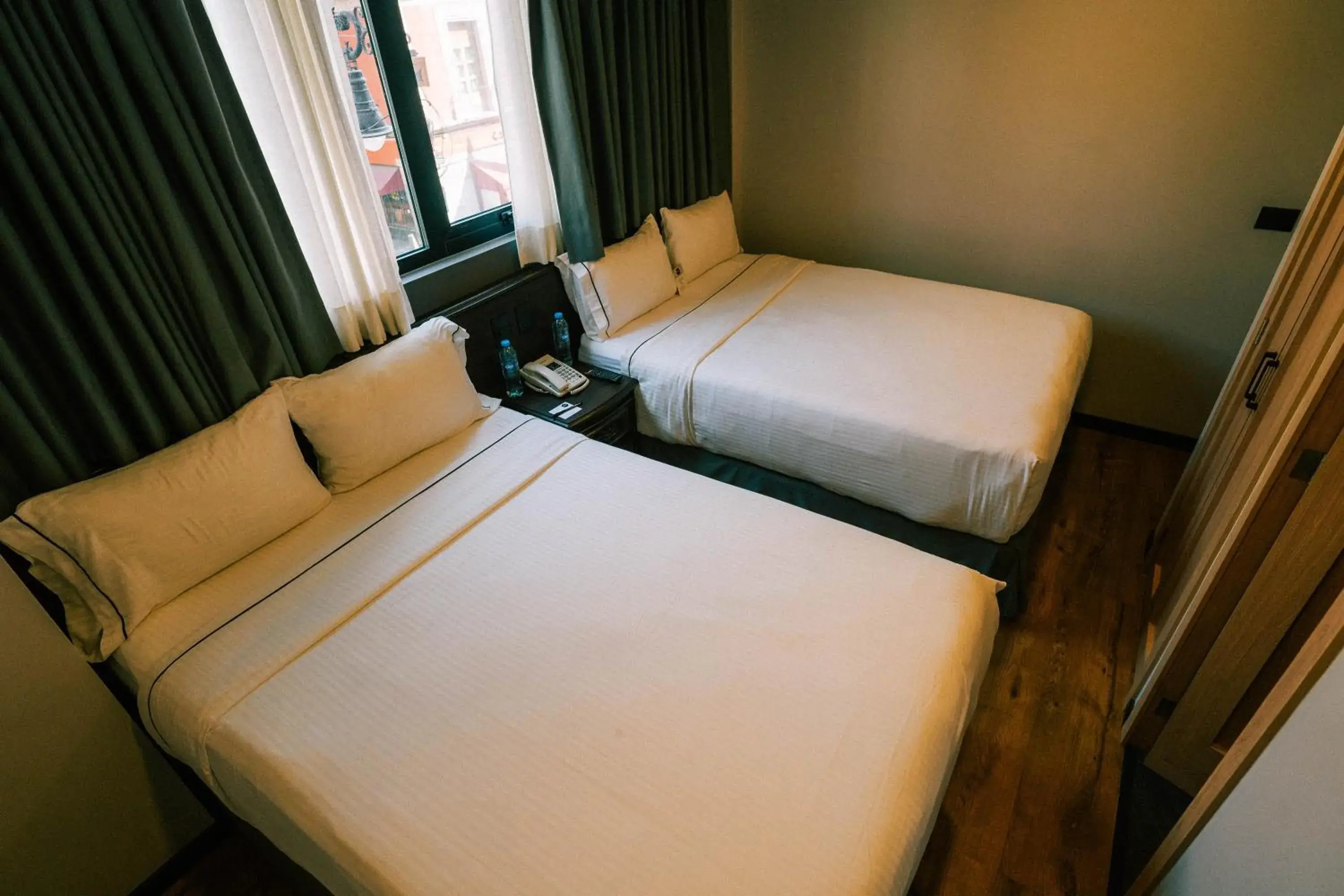 Bed in Canada Central & Rooftop Bed in Canada Central & Rooftop