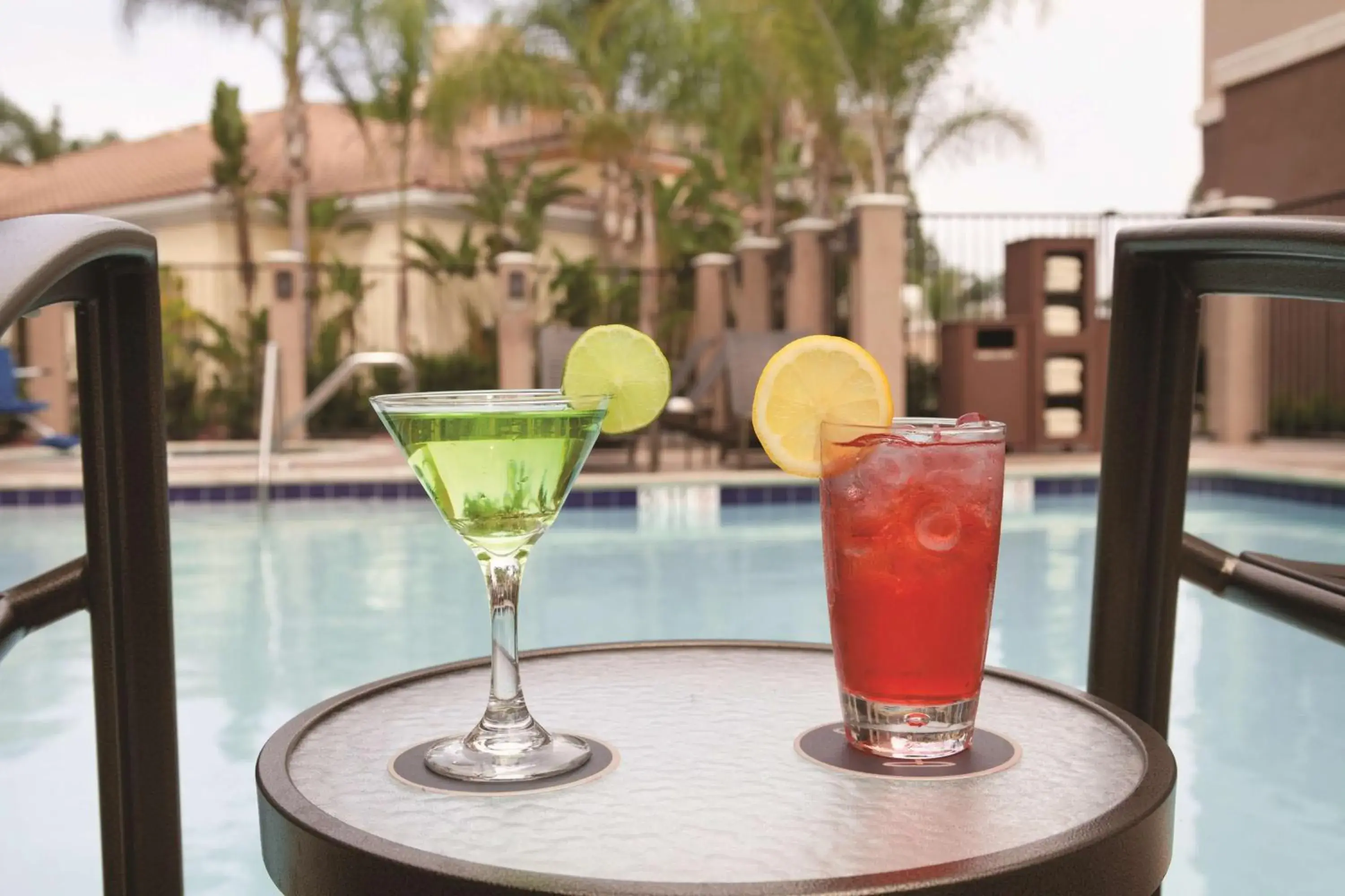 Swimming pool in Hyatt Place at Anaheim Resort / Convention Center Swimming pool in Hyatt Place at Anaheim Resort / Convention Center