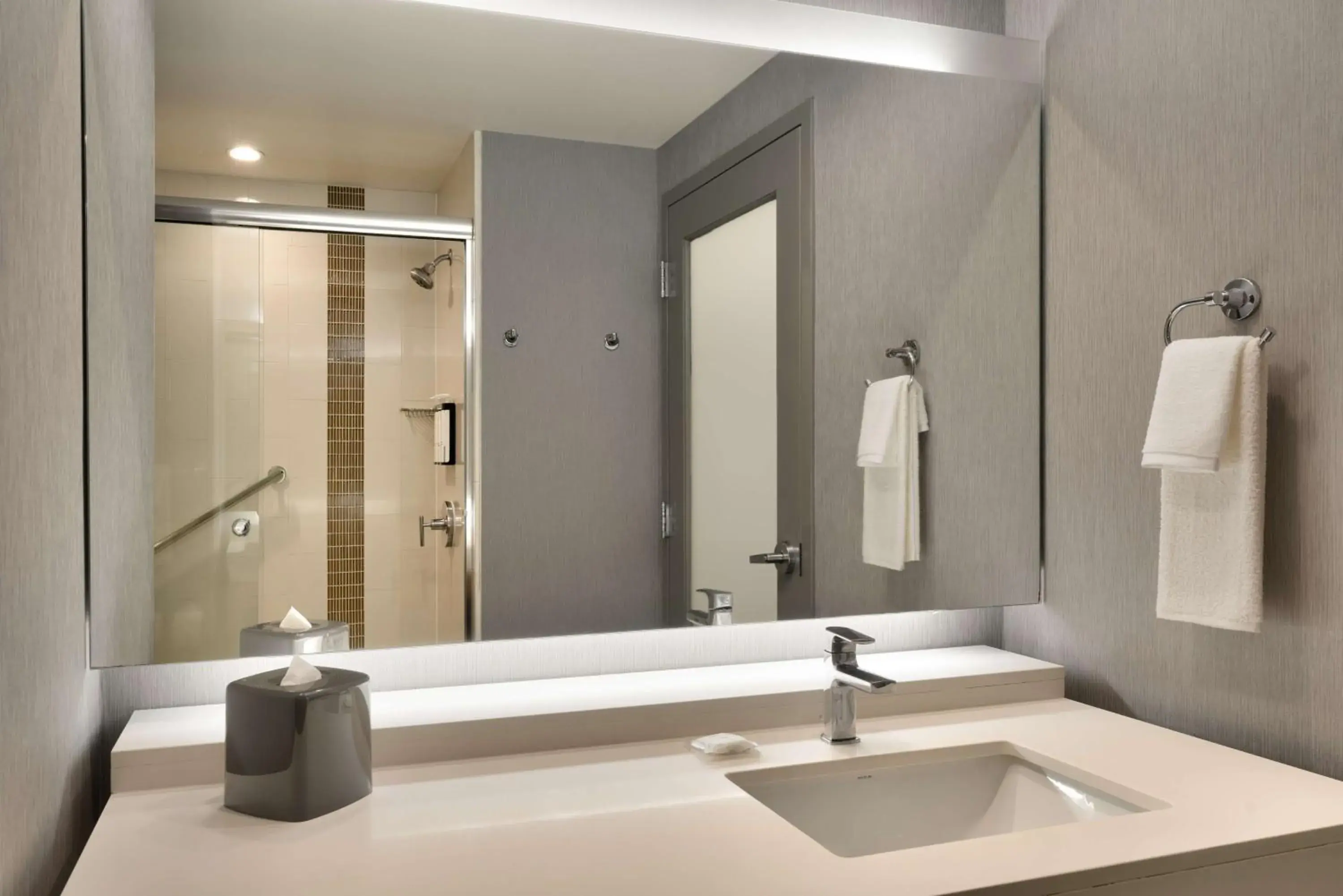 Hyatt Place at Anaheim Resort / Convention Center Hyatt Place at Anaheim Resort / Convention Center