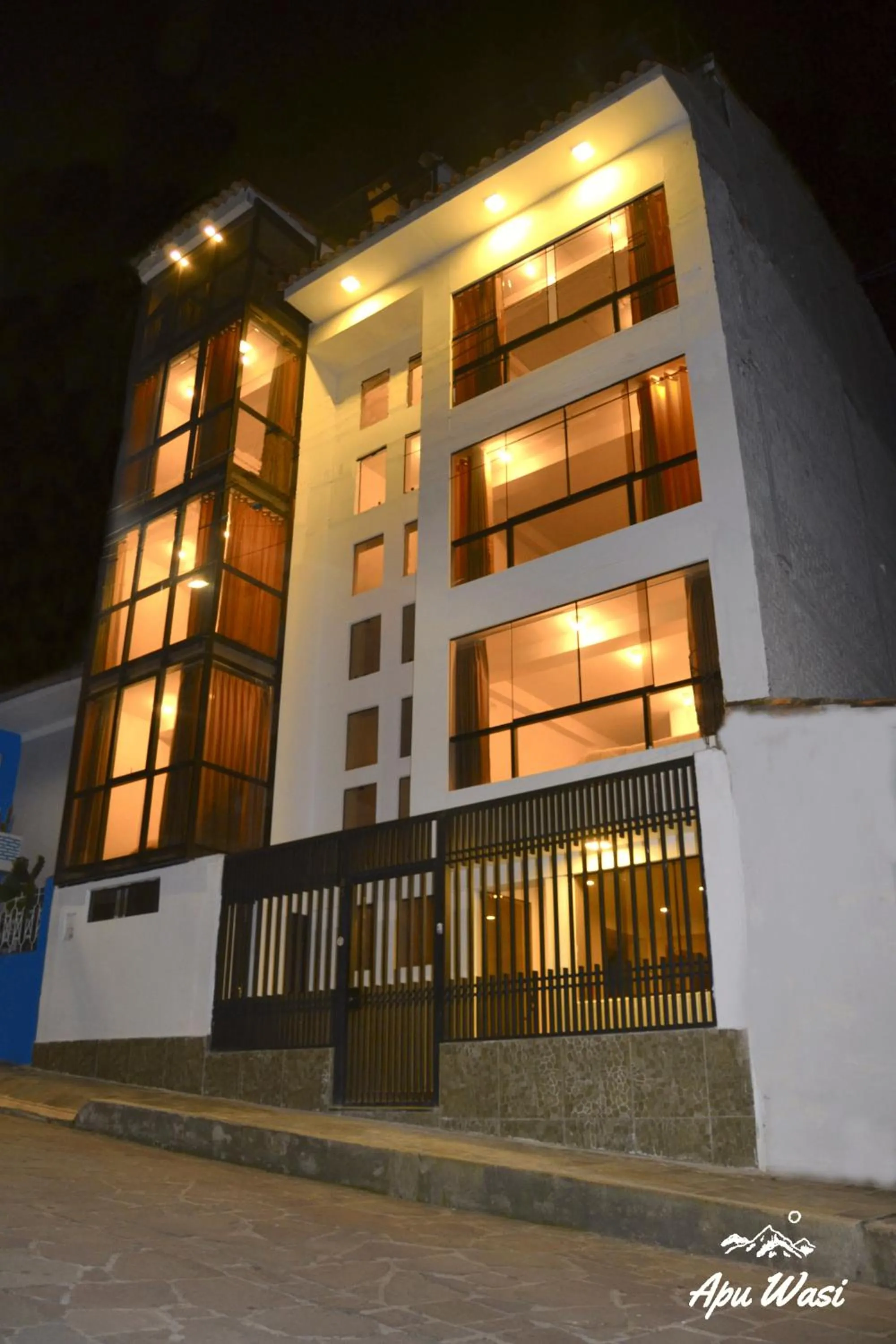Property building in Apu Wasi