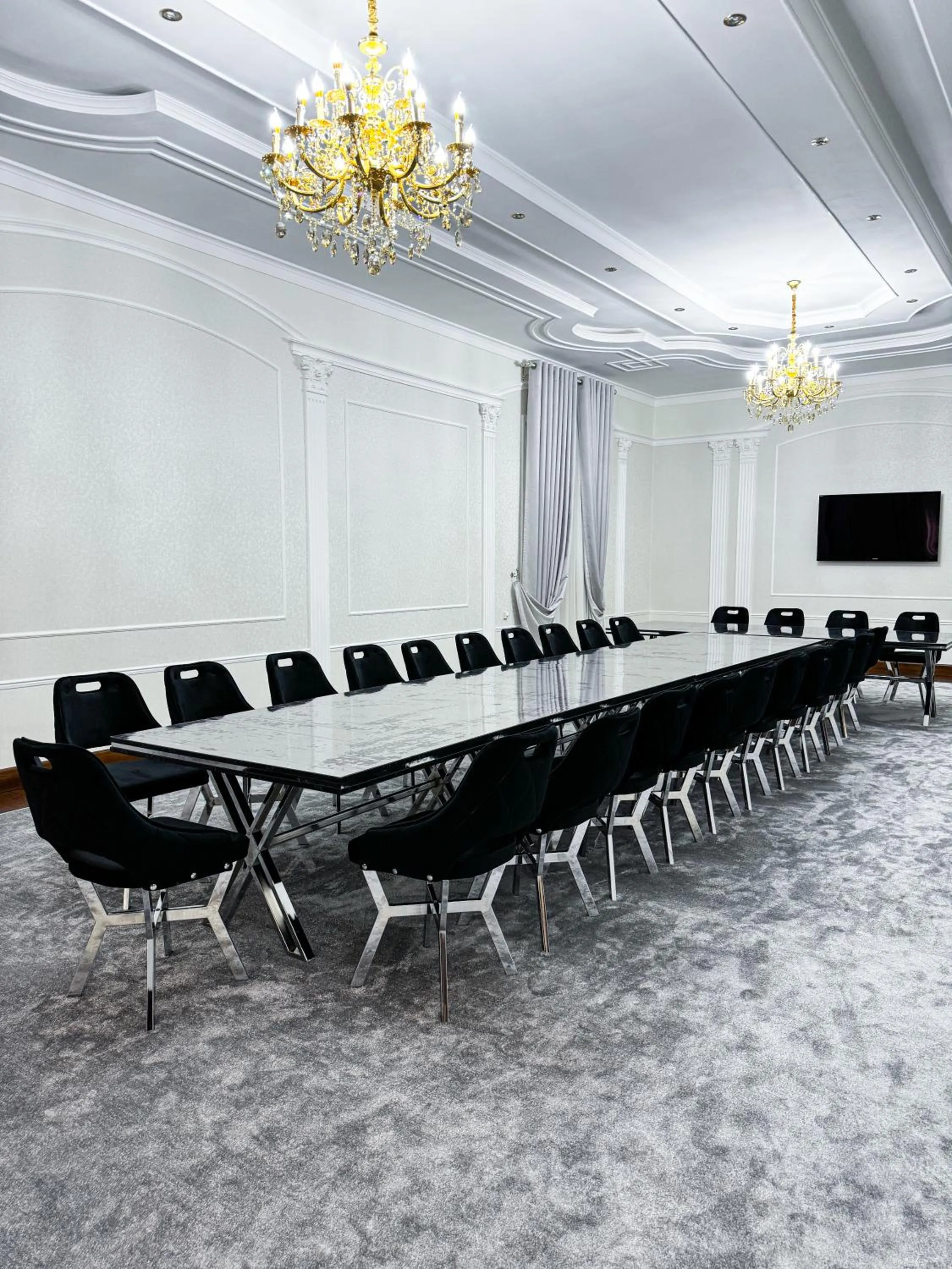 TV and multimedia in De Villa Hotel