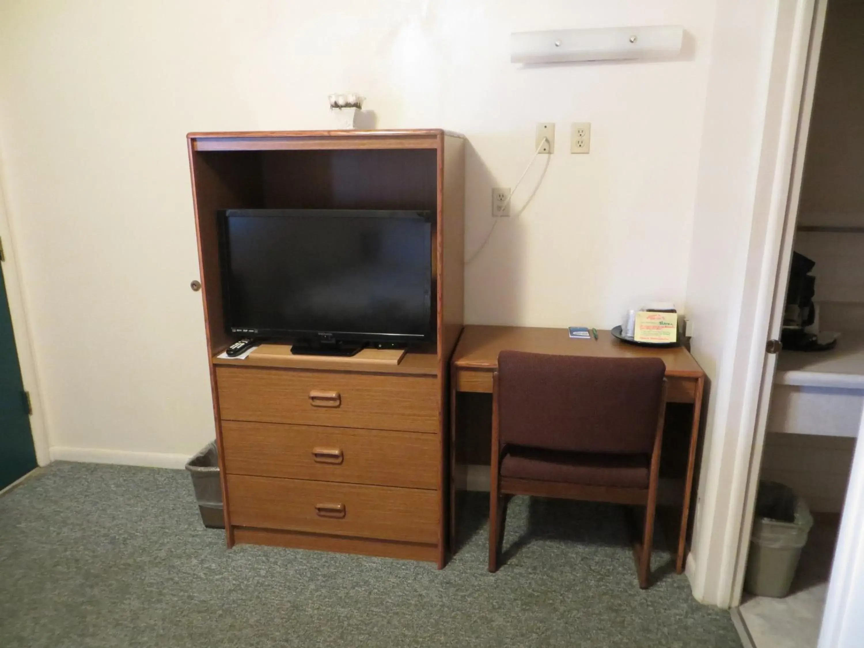 Two-Bedroom Suite in Chief Motel Two-Bedroom Suite in Chief Motel