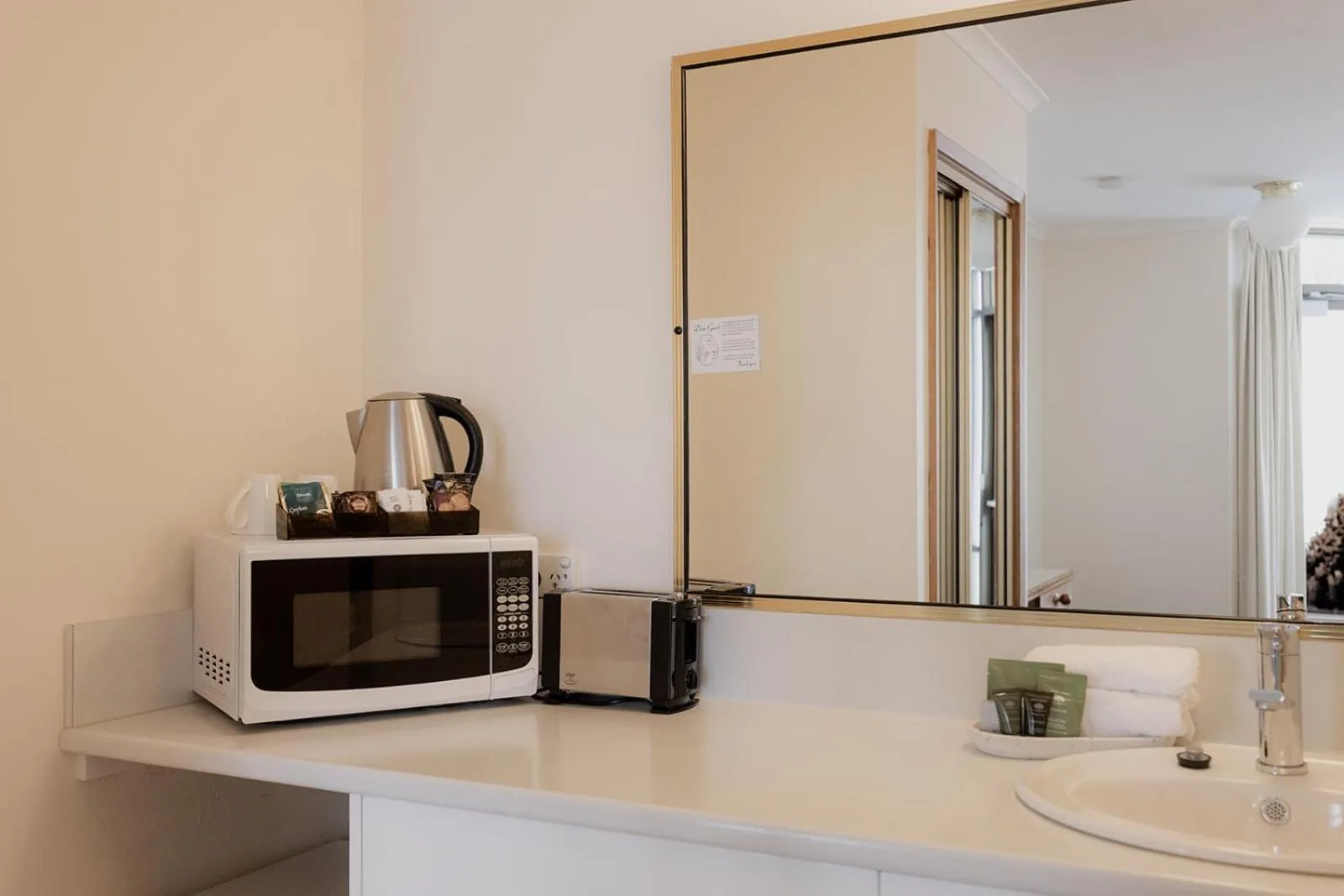 Coffee/tea facilities in Argyle Motor Lodge