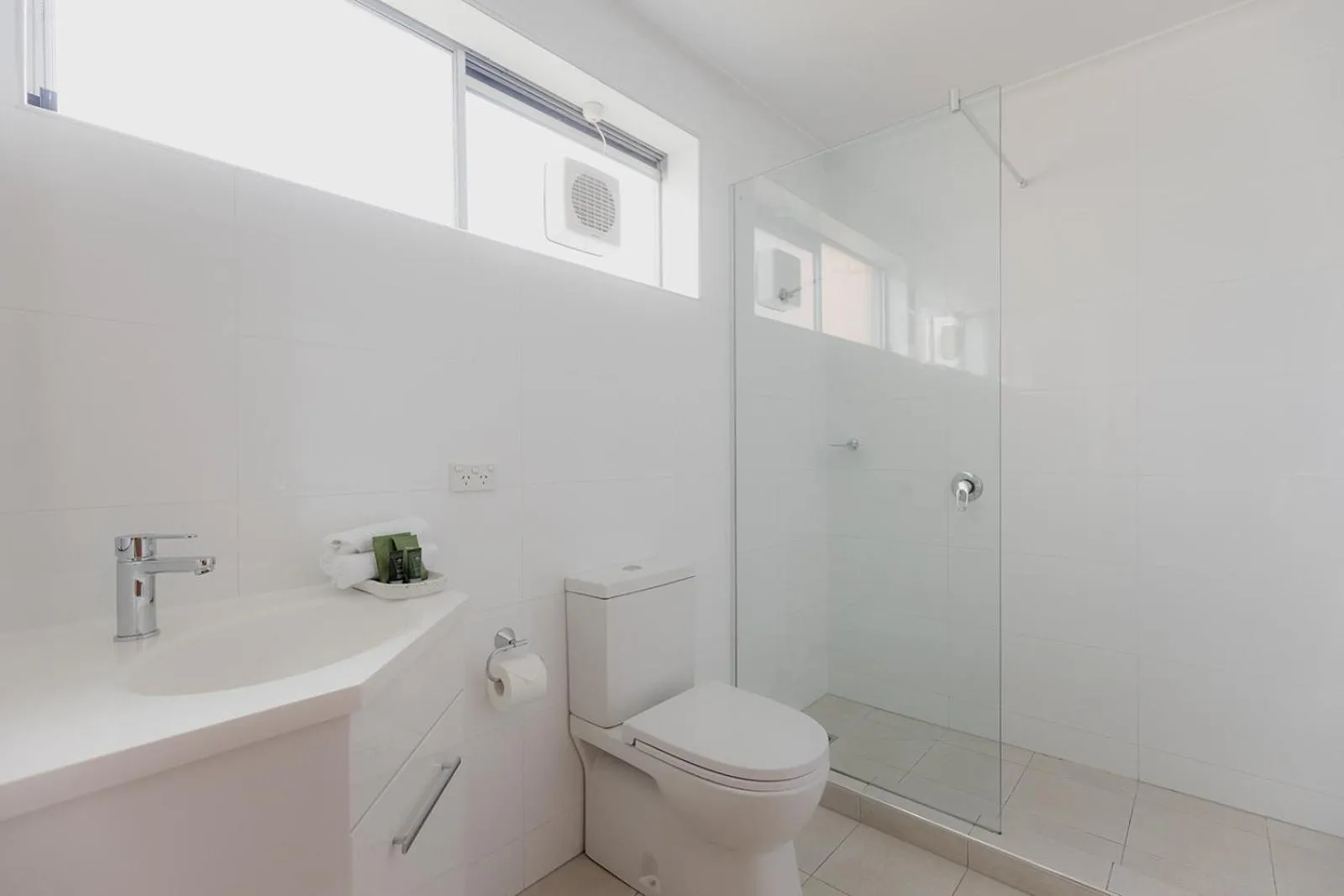 Shower in Argyle Motor Lodge