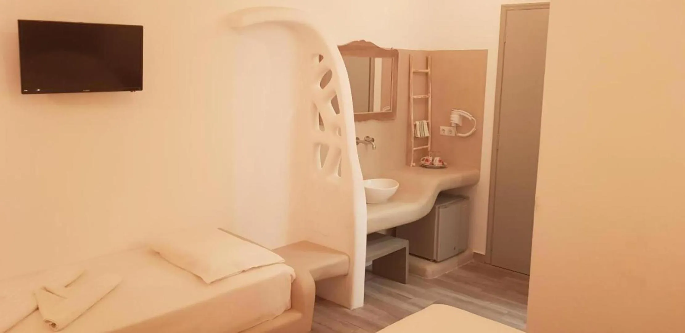 Bed in Verykokkos Pension I