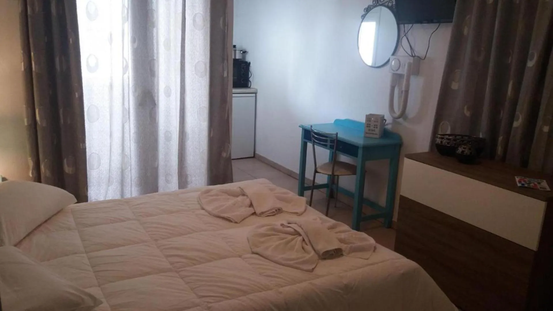 Bedroom, Bed in Verykokkos Pension I