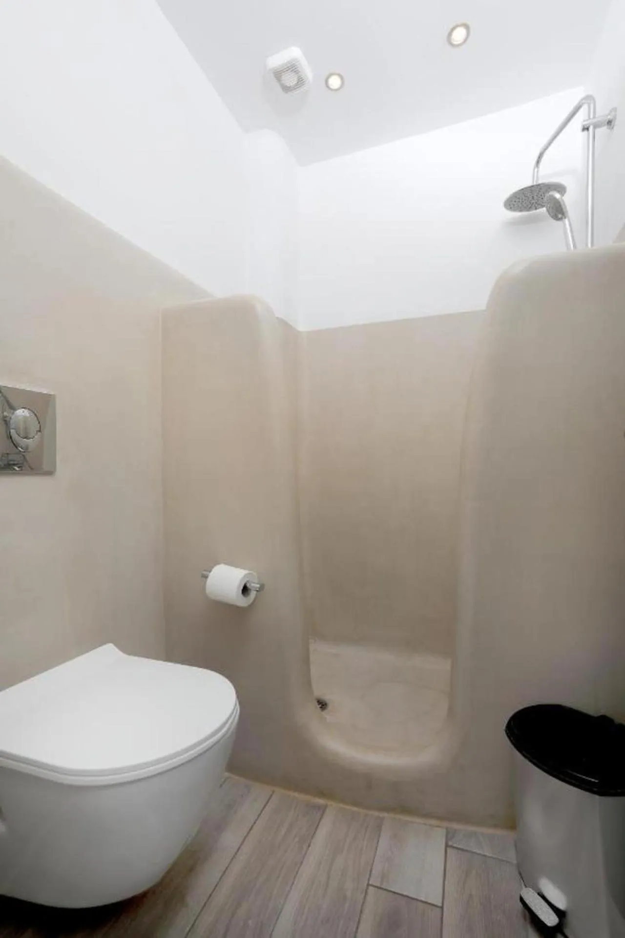 Shower in Verykokkos Pension I