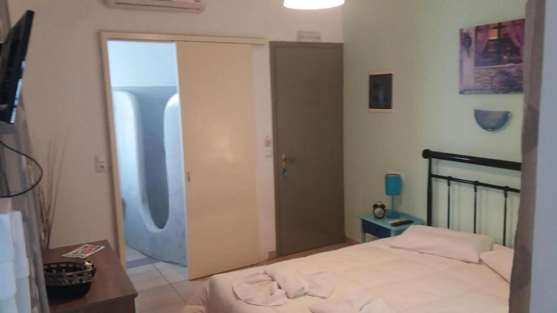 Bedroom, Bed in Verykokkos Pension I