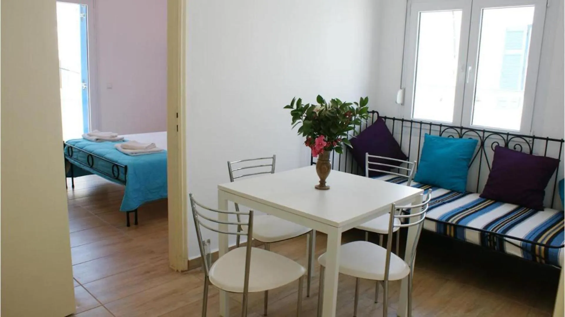 Dining area in Verykokkos Pension I