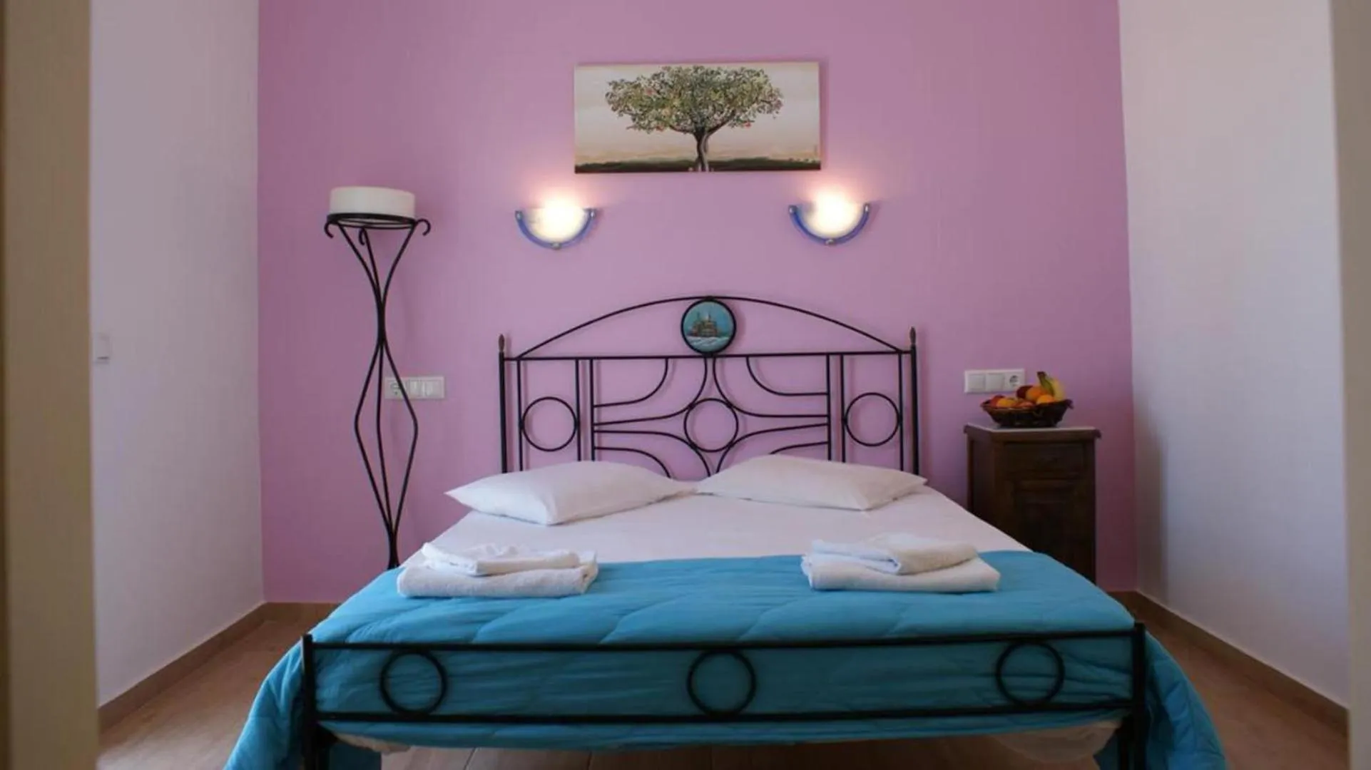 Bed in Verykokkos Pension I