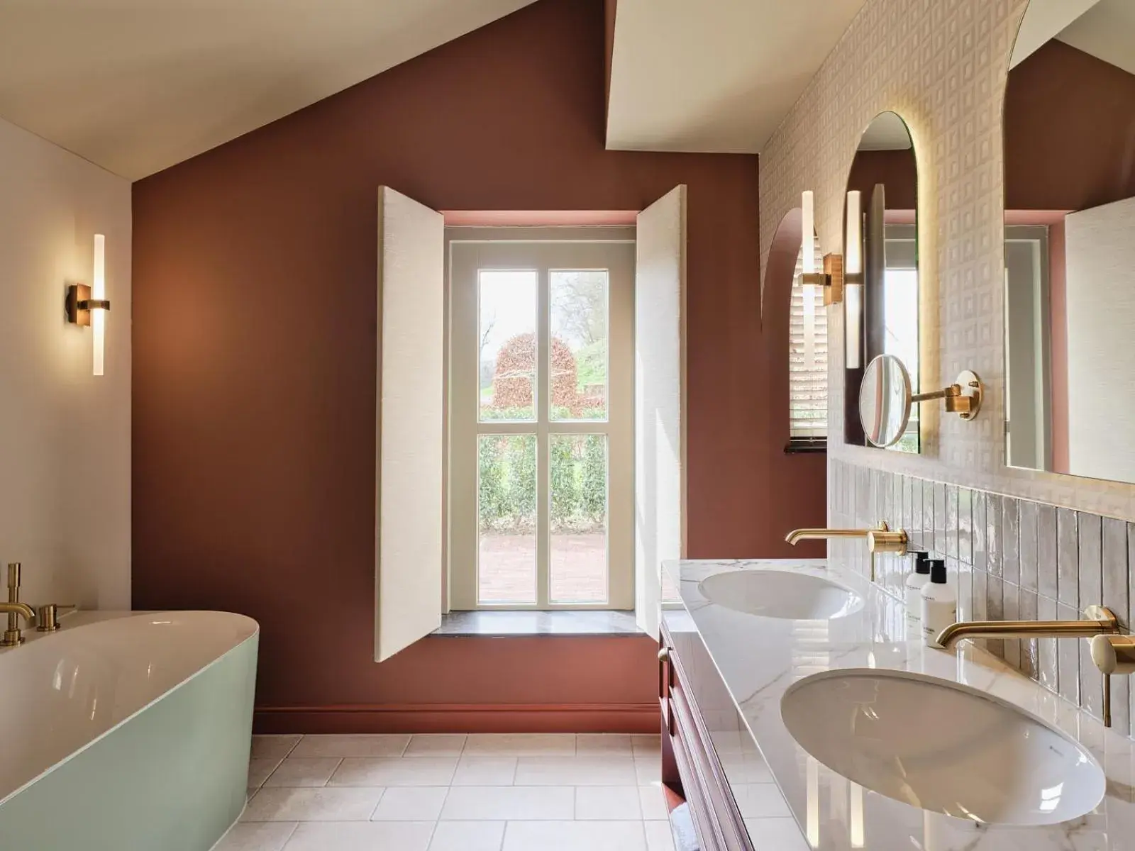 Superior Garden Suite in Château Neercanne - Oostwegel Collection, member of Relais and Châteaux Superior Garden Suite in Château Neercanne - Oostwegel Collection, member of Relais and Châteaux