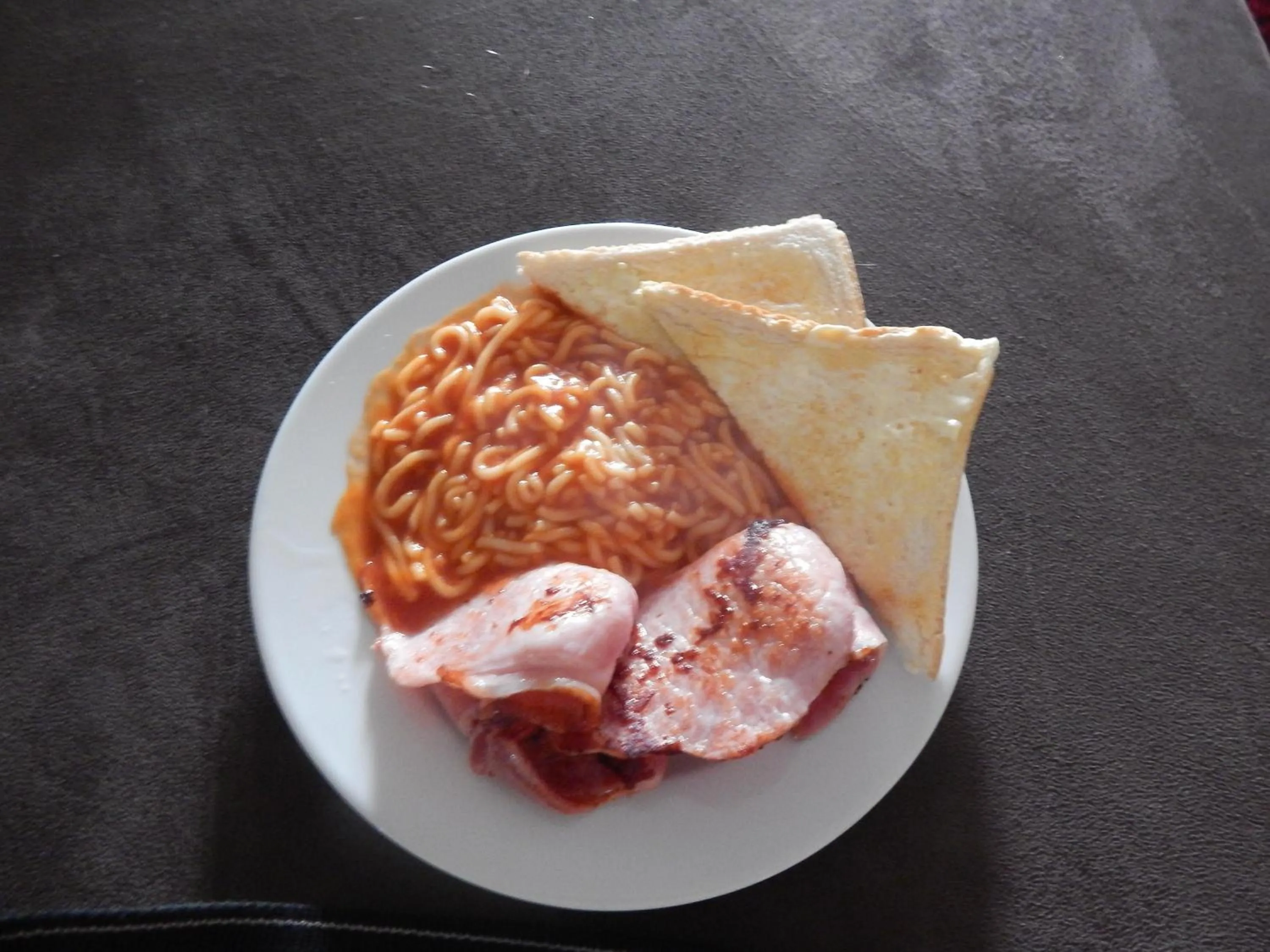 Breakfast in Cotswold Motor Inn