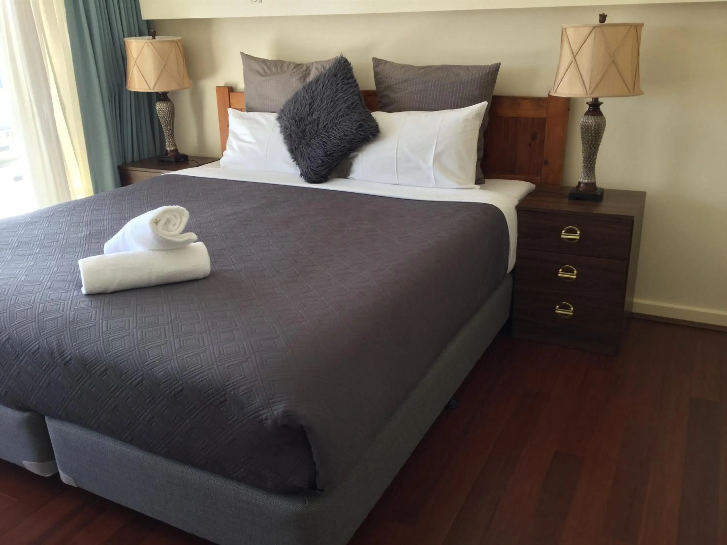 Bedroom in Aberdeen Motor Inn