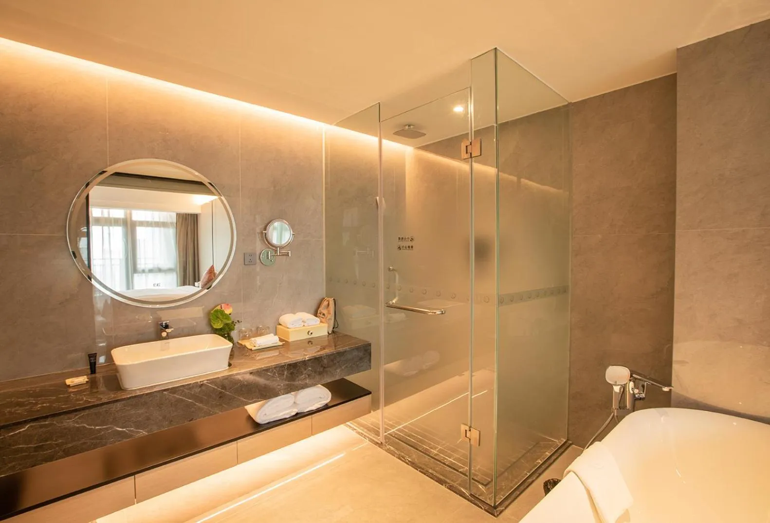 Lia Charlton Hotel Shenzhen