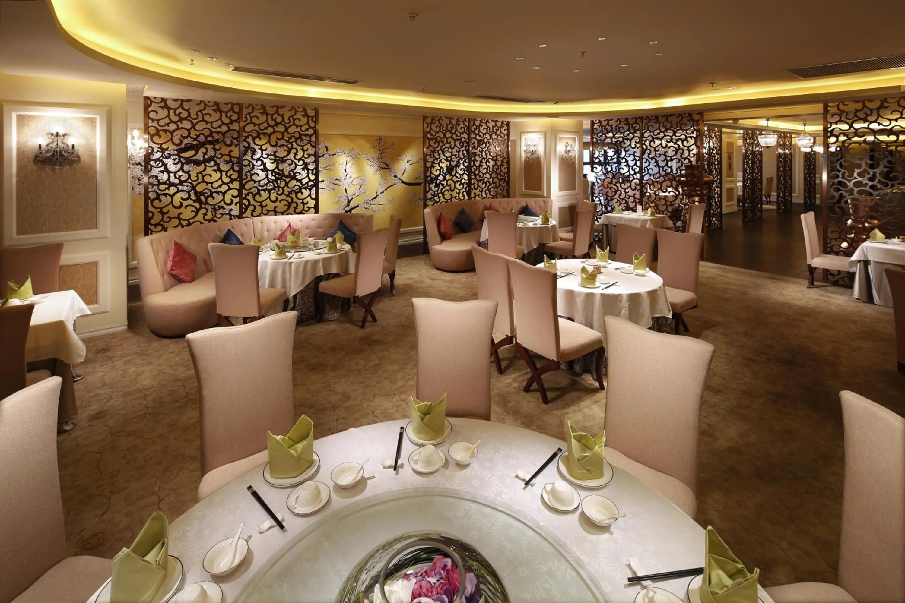 Restaurant/places to eat in Lia Charlton Hotel Shenzhen