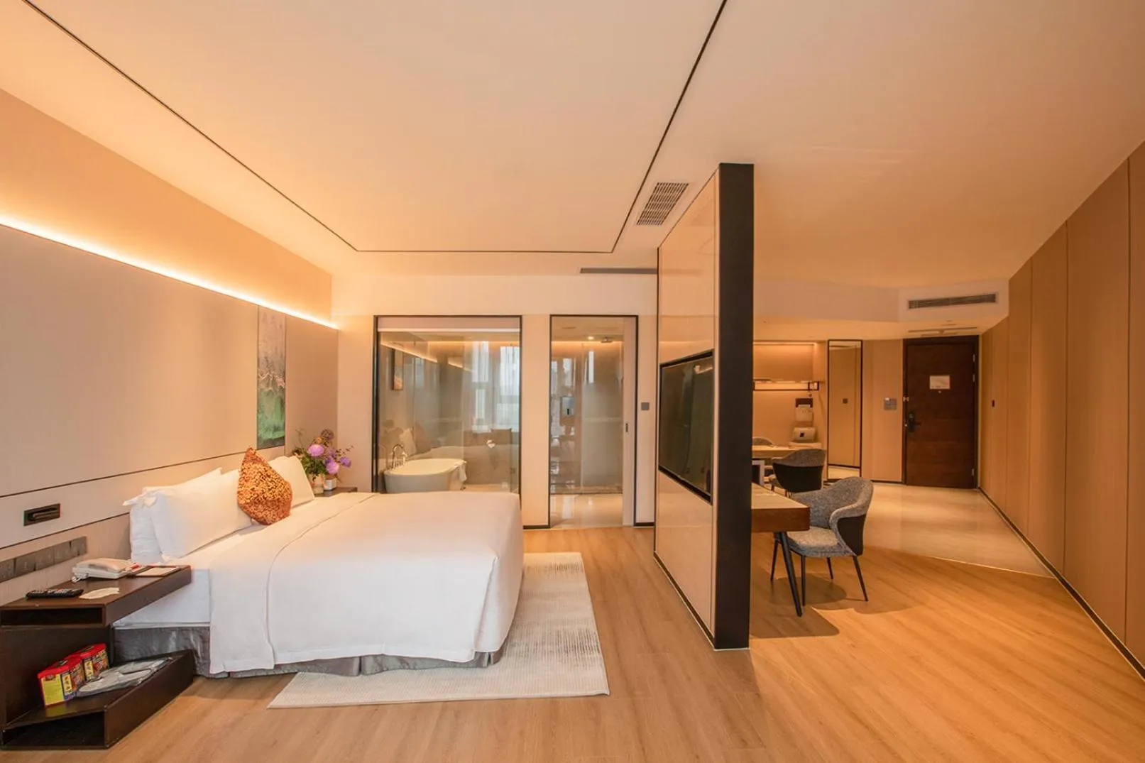 Bed in Lia Charlton Hotel Shenzhen