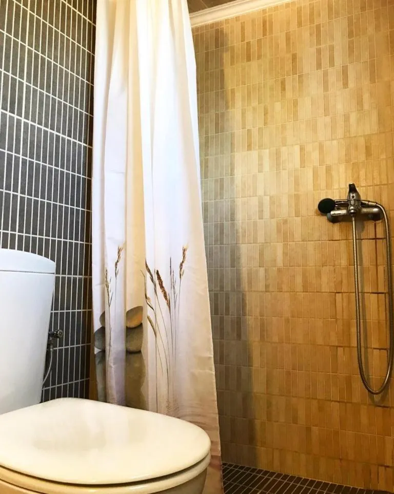 Bathroom in Studio Upper Lina