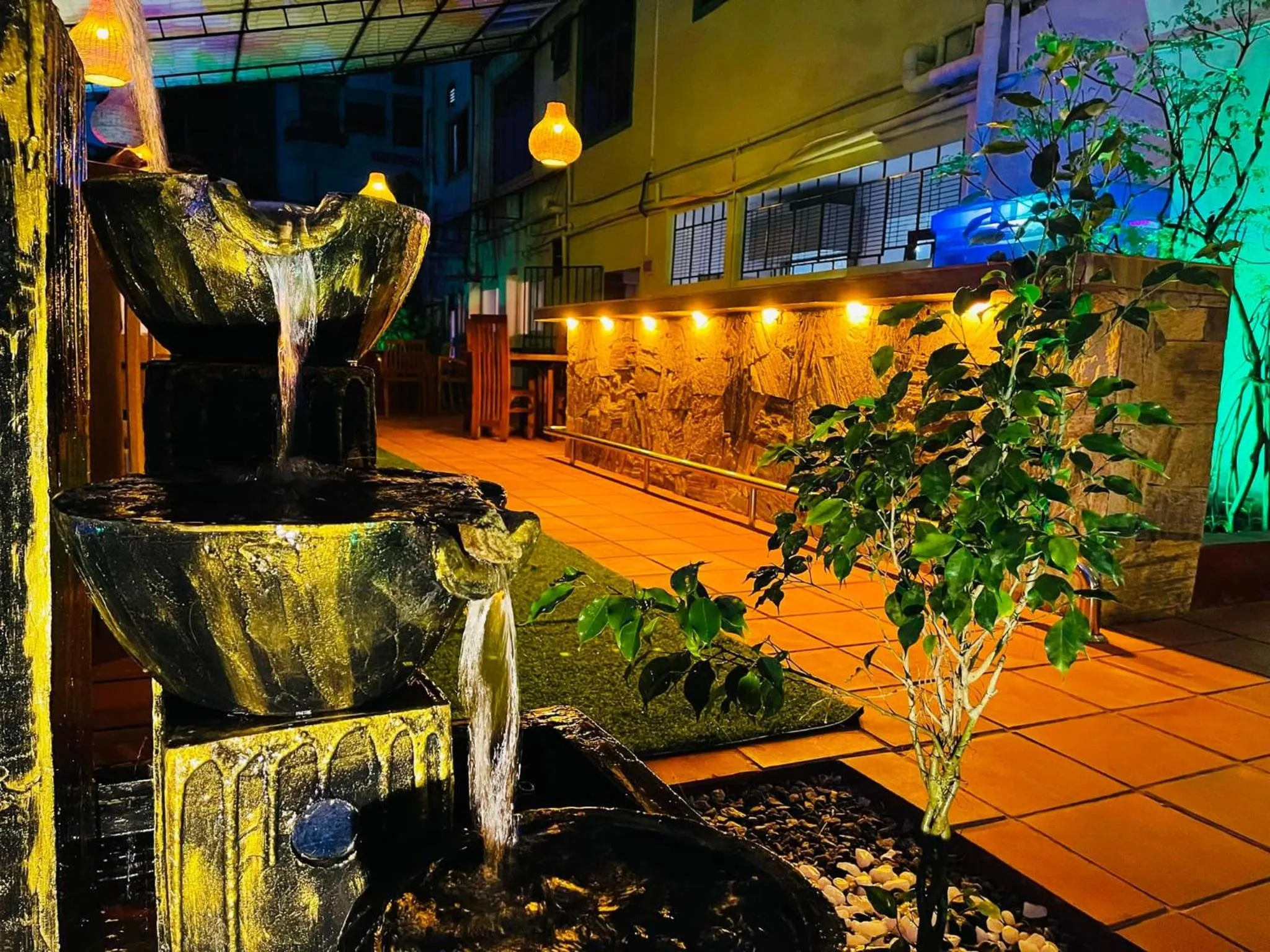 Restaurant/places to eat in Hotel Sea Line