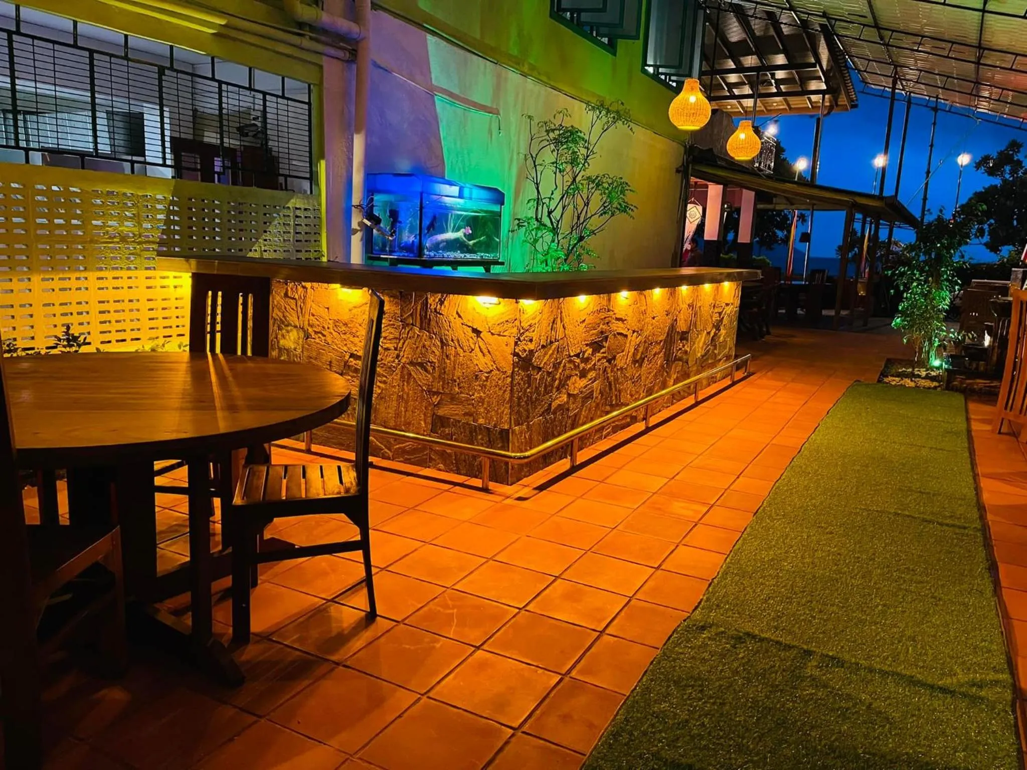 Restaurant/places to eat in Hotel Sea Line