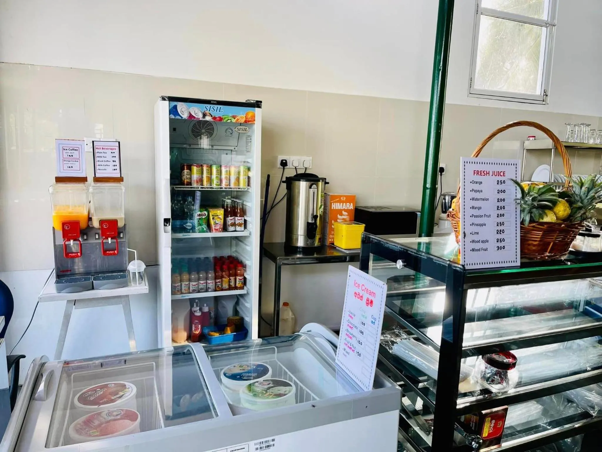 Restaurant/places to eat in Hotel Sea Line