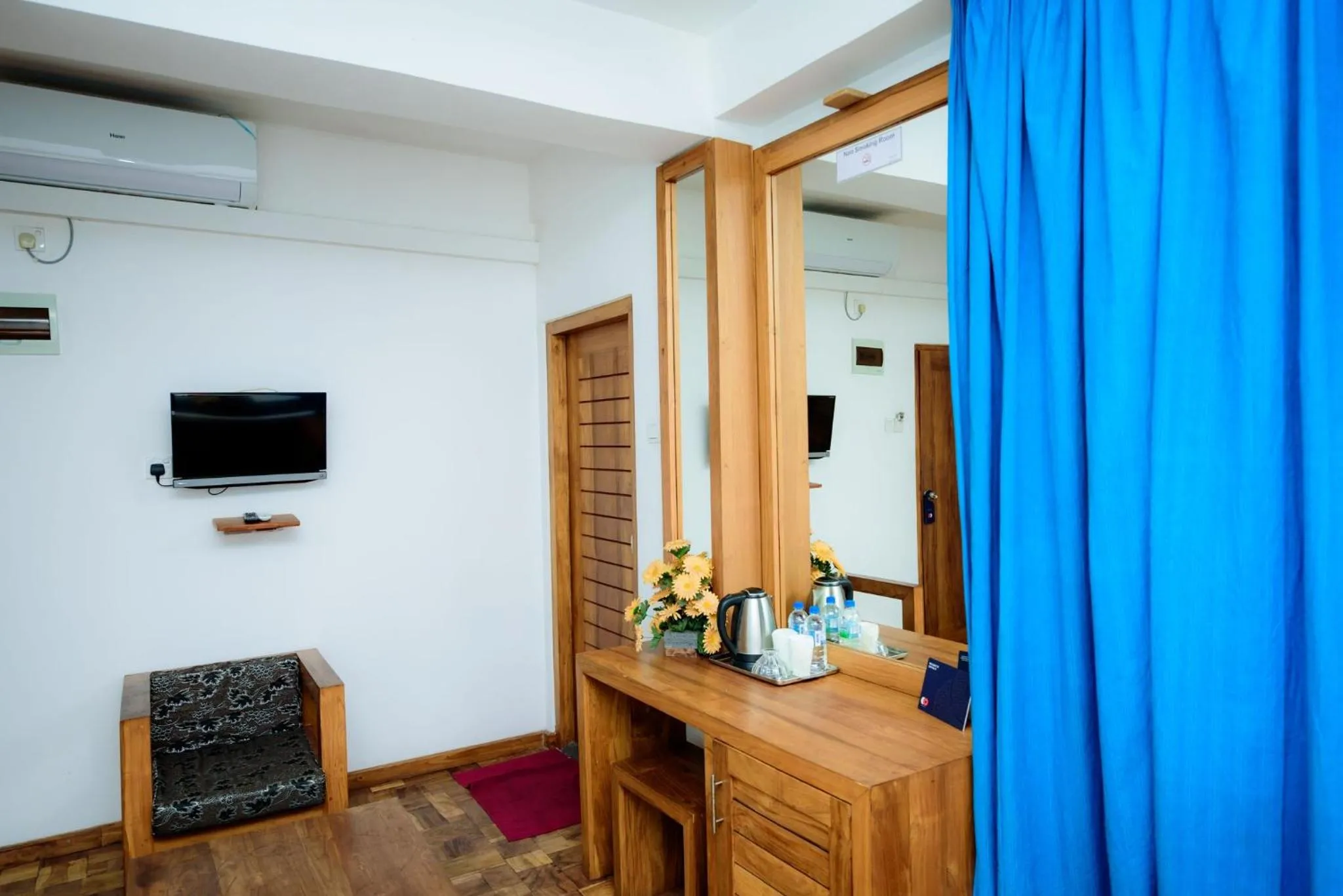 TV and multimedia in Hotel Sea Line
