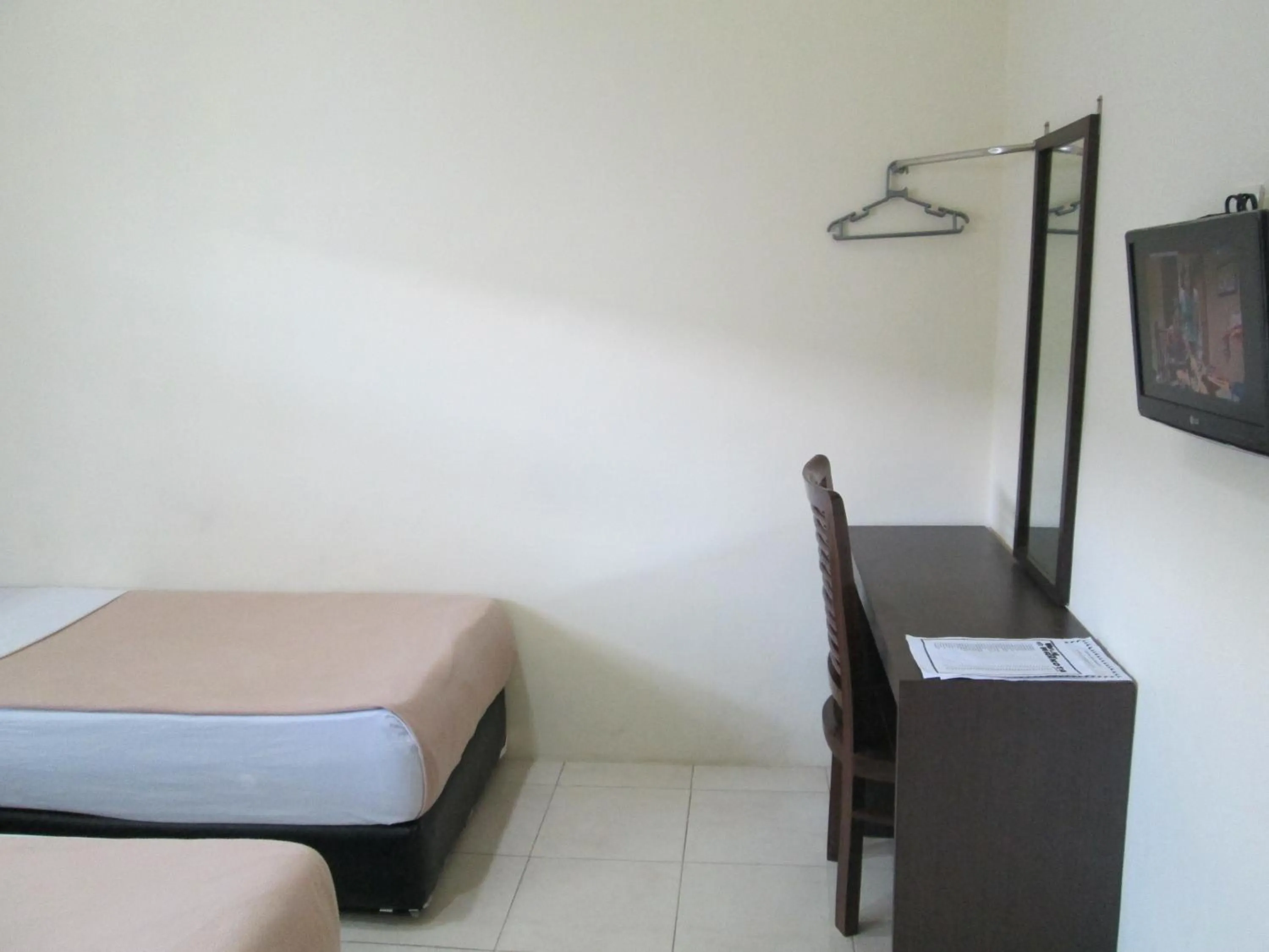 Photo of the whole room, Bed in Mahkota Hotel